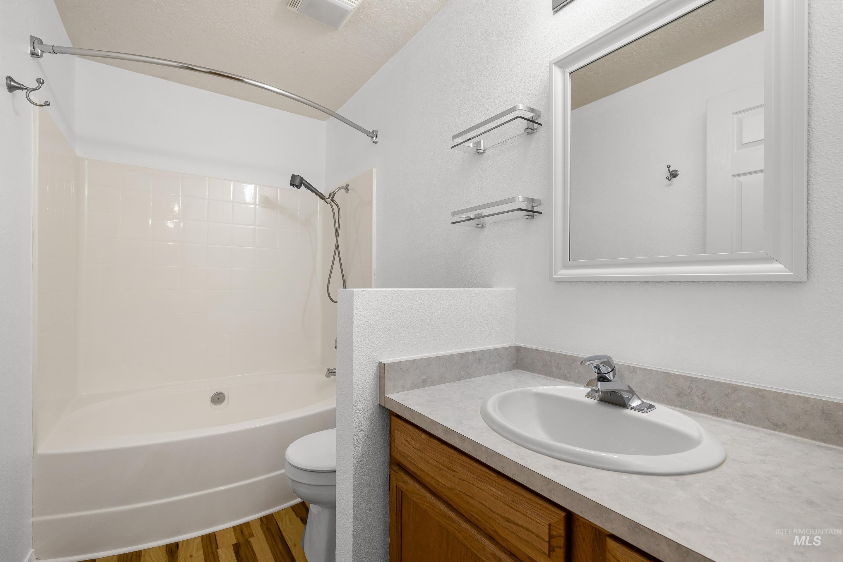 3237 S Holden Ave, Boise, Idaho 83706-5373, 3 Bedrooms, 2 Bathrooms, Residential For Sale, Price $499,900,MLS 98974527