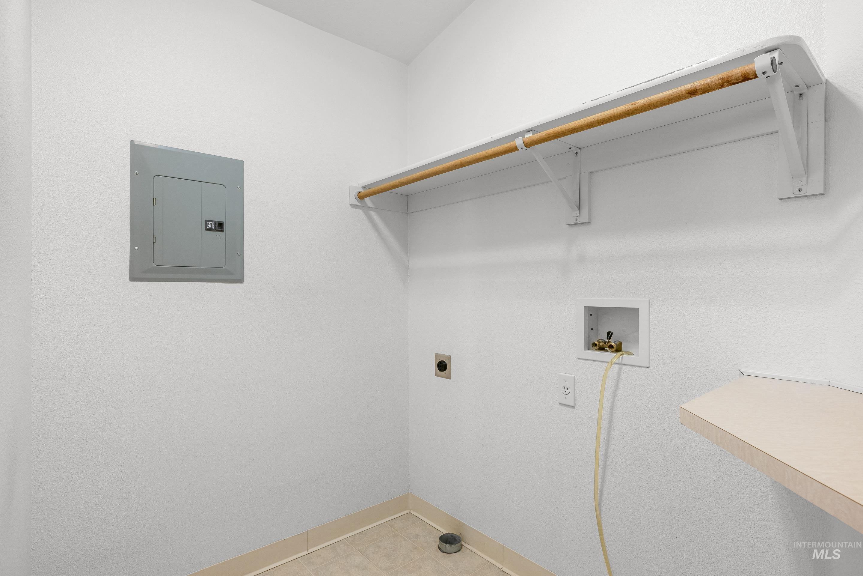 3237 S Holden Ave, Boise, Idaho 83706-5373, 3 Bedrooms, 2 Bathrooms, Residential For Sale, Price $499,900,MLS 98974527