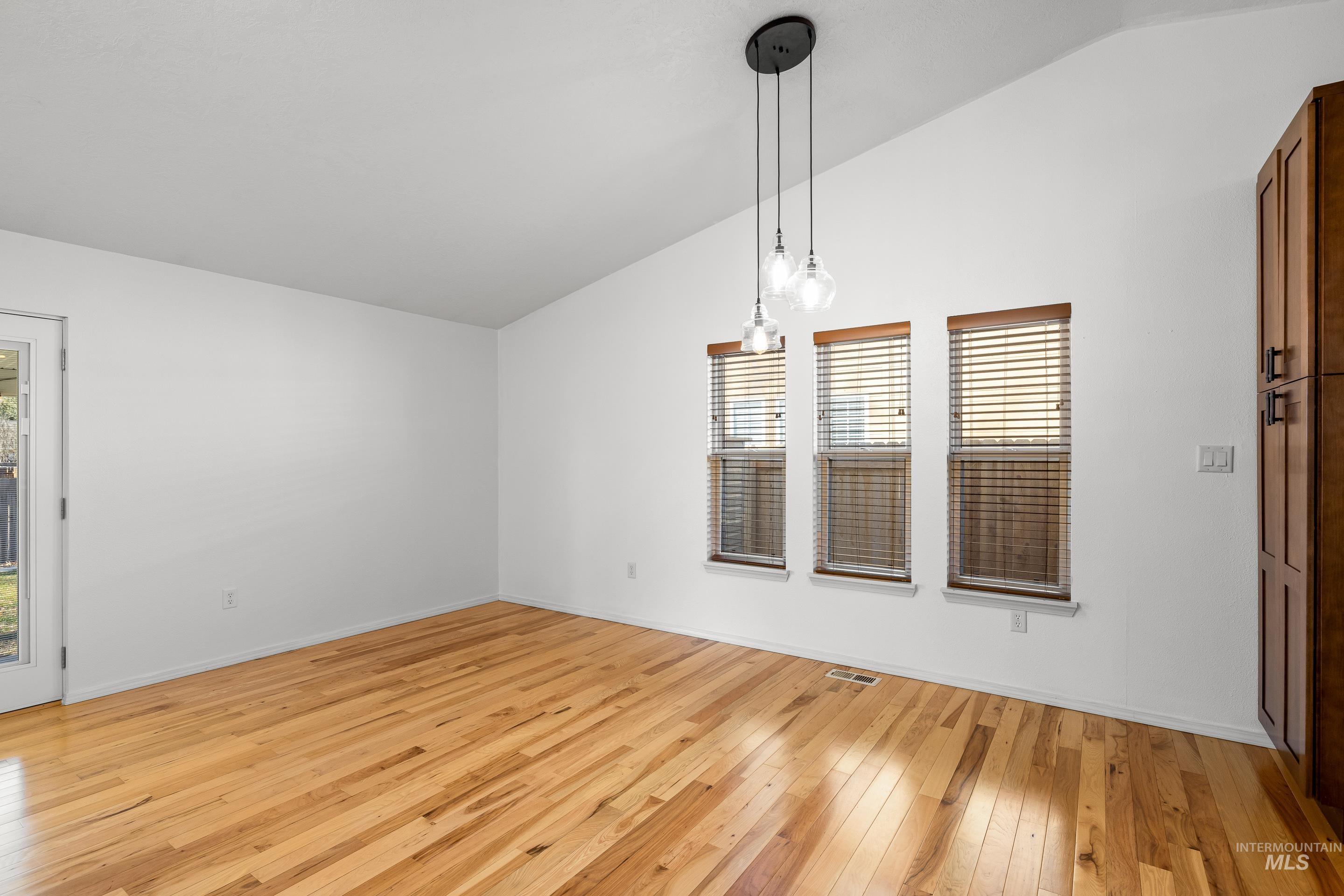 3237 S Holden Ave, Boise, Idaho 83706-5373, 3 Bedrooms, 2 Bathrooms, Residential For Sale, Price $499,900,MLS 98974527