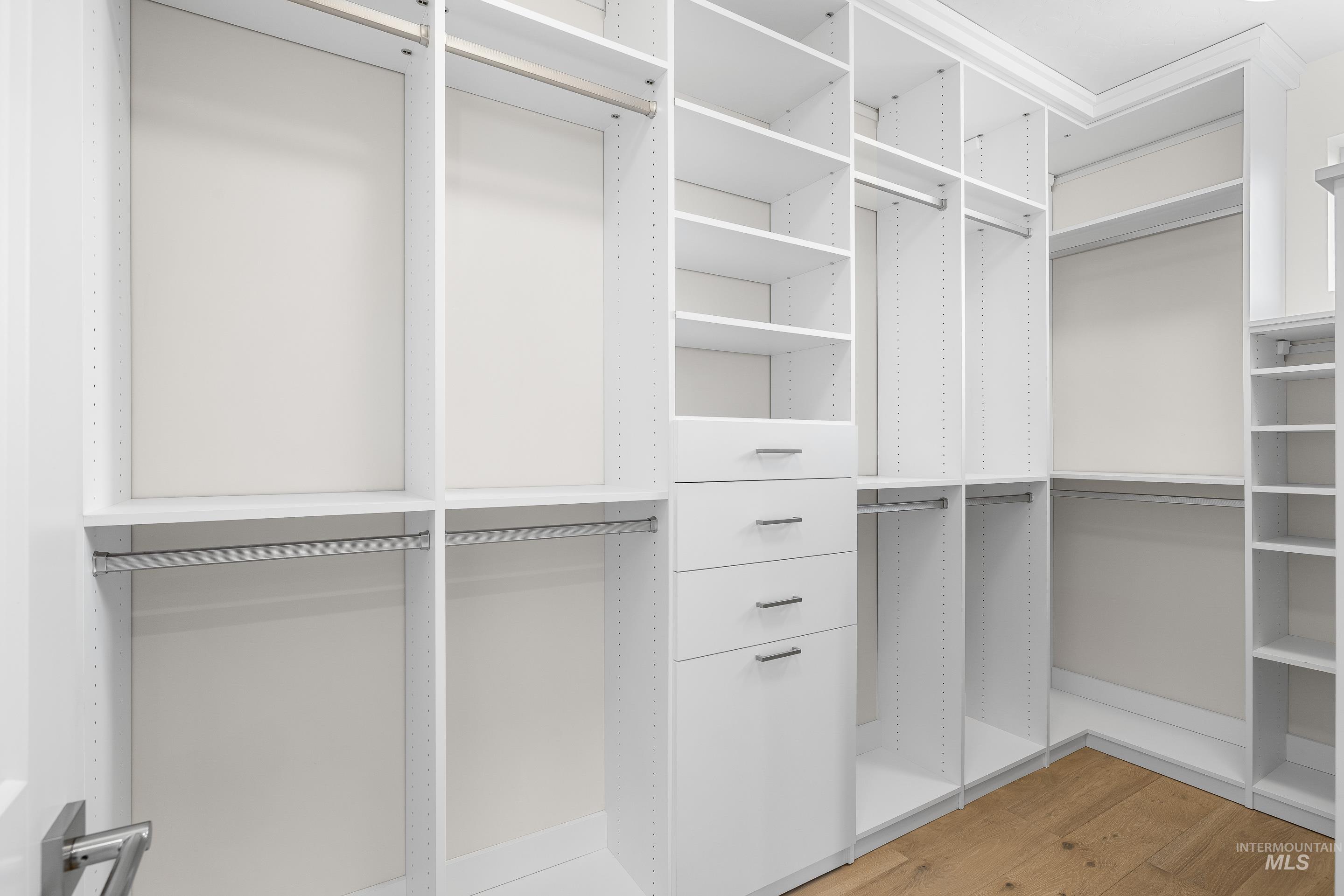 3264 S Millbrook Way, Boise, Idaho 83716, 3 Bedrooms, 2.5 Bathrooms, Residential For Sale, Price $674,999,MLS 98974528