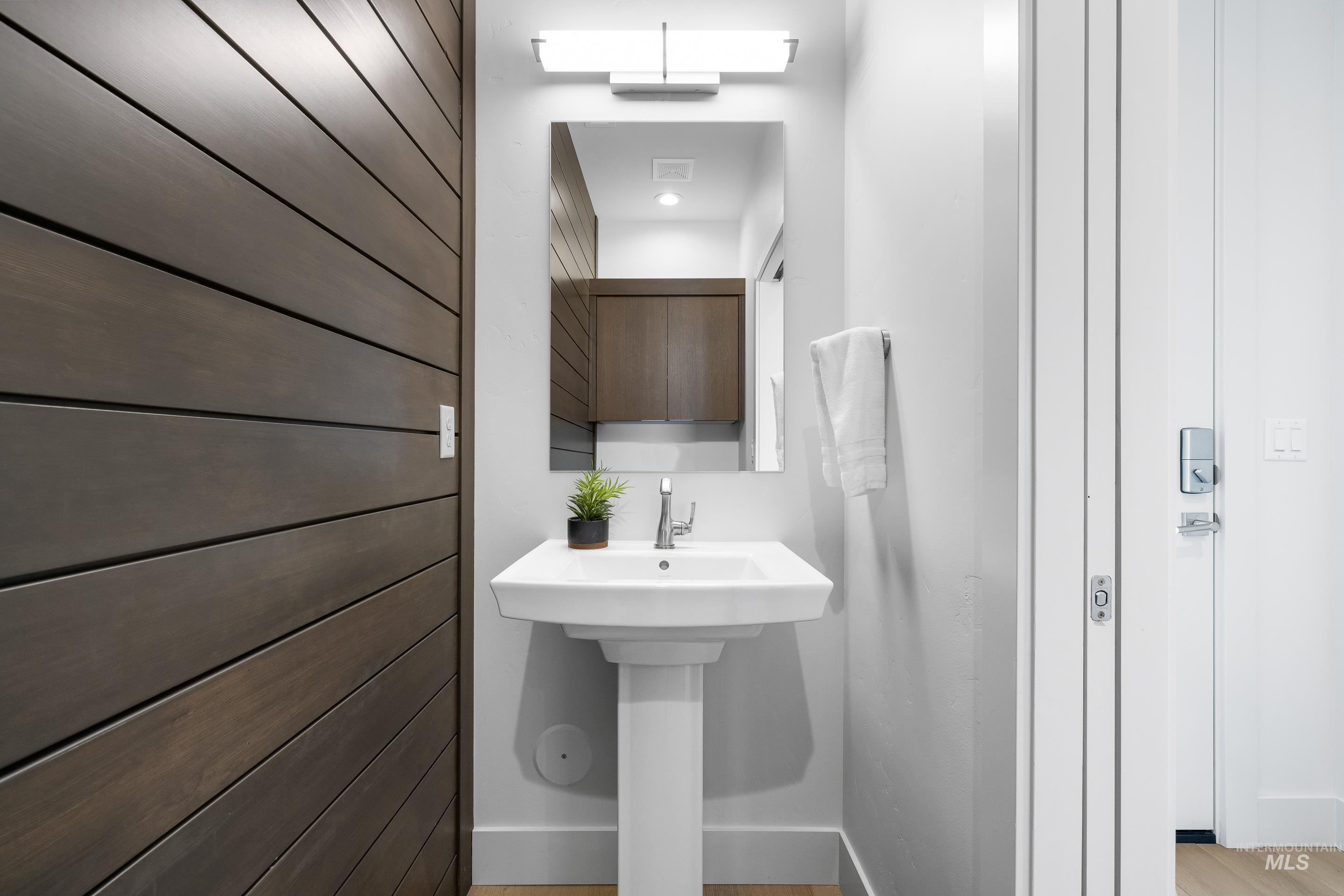 3264 S Millbrook Way, Boise, Idaho 83716, 3 Bedrooms, 2.5 Bathrooms, Residential For Sale, Price $674,999,MLS 98974528