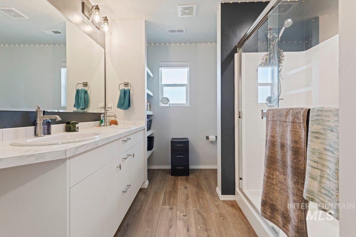 4301 Lamar St, Caldwell, Idaho 83605, 3 Bedrooms, 2 Bathrooms, Residential For Sale, Price $395,000,MLS 98974534