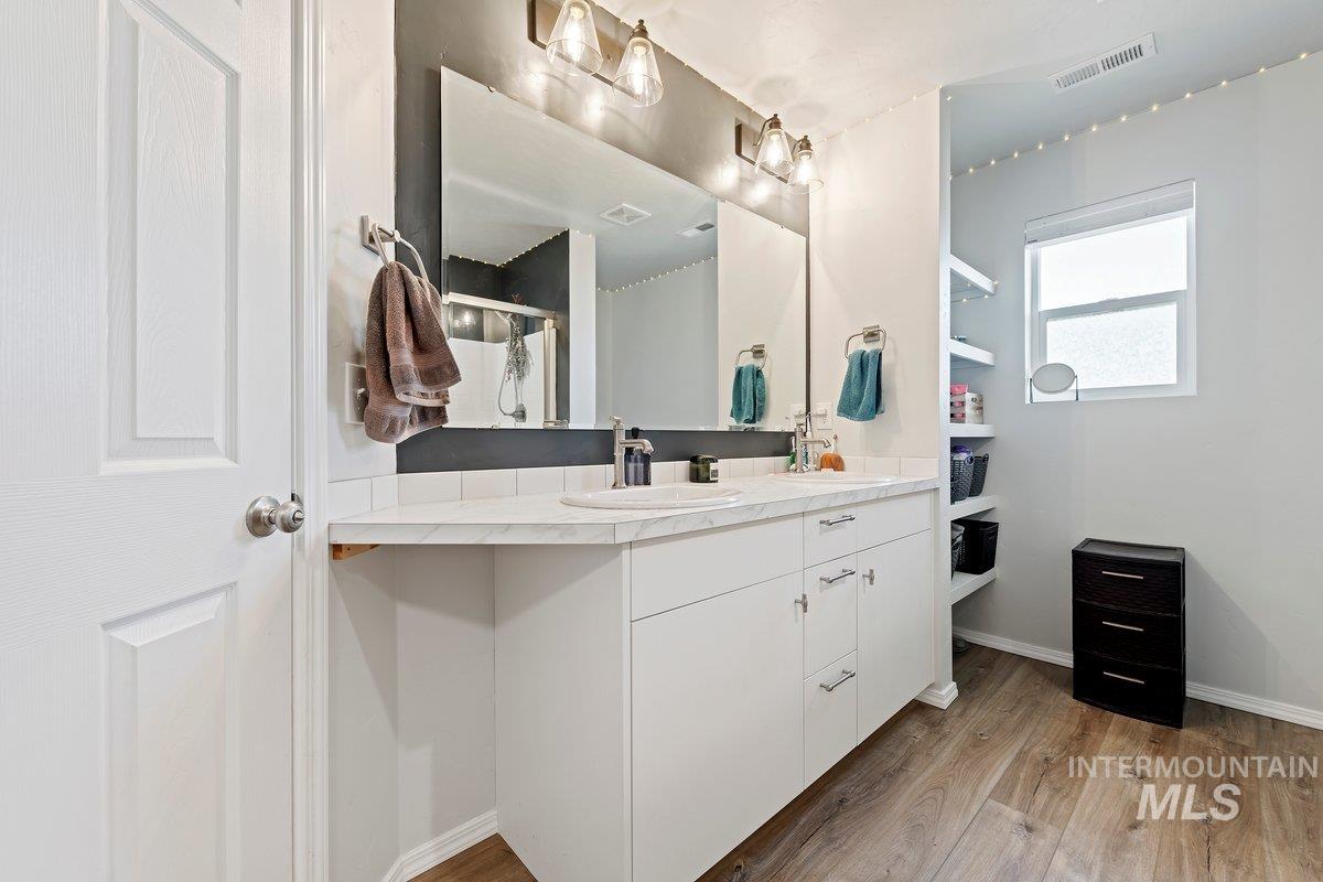 4301 Lamar St, Caldwell, Idaho 83605, 3 Bedrooms, 2 Bathrooms, Residential For Sale, Price $395,000,MLS 98974534