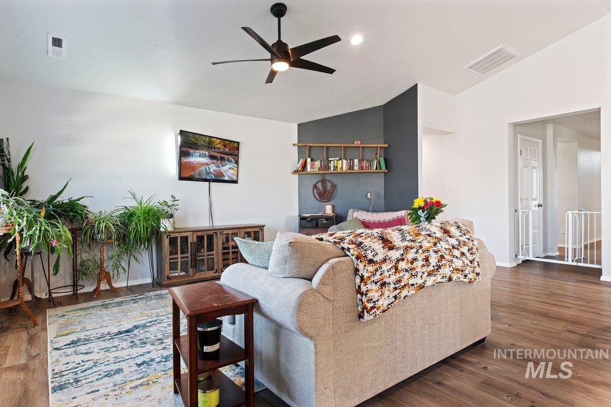 4301 Lamar St, Caldwell, Idaho 83605, 3 Bedrooms, 2 Bathrooms, Residential For Sale, Price $395,000,MLS 98974534