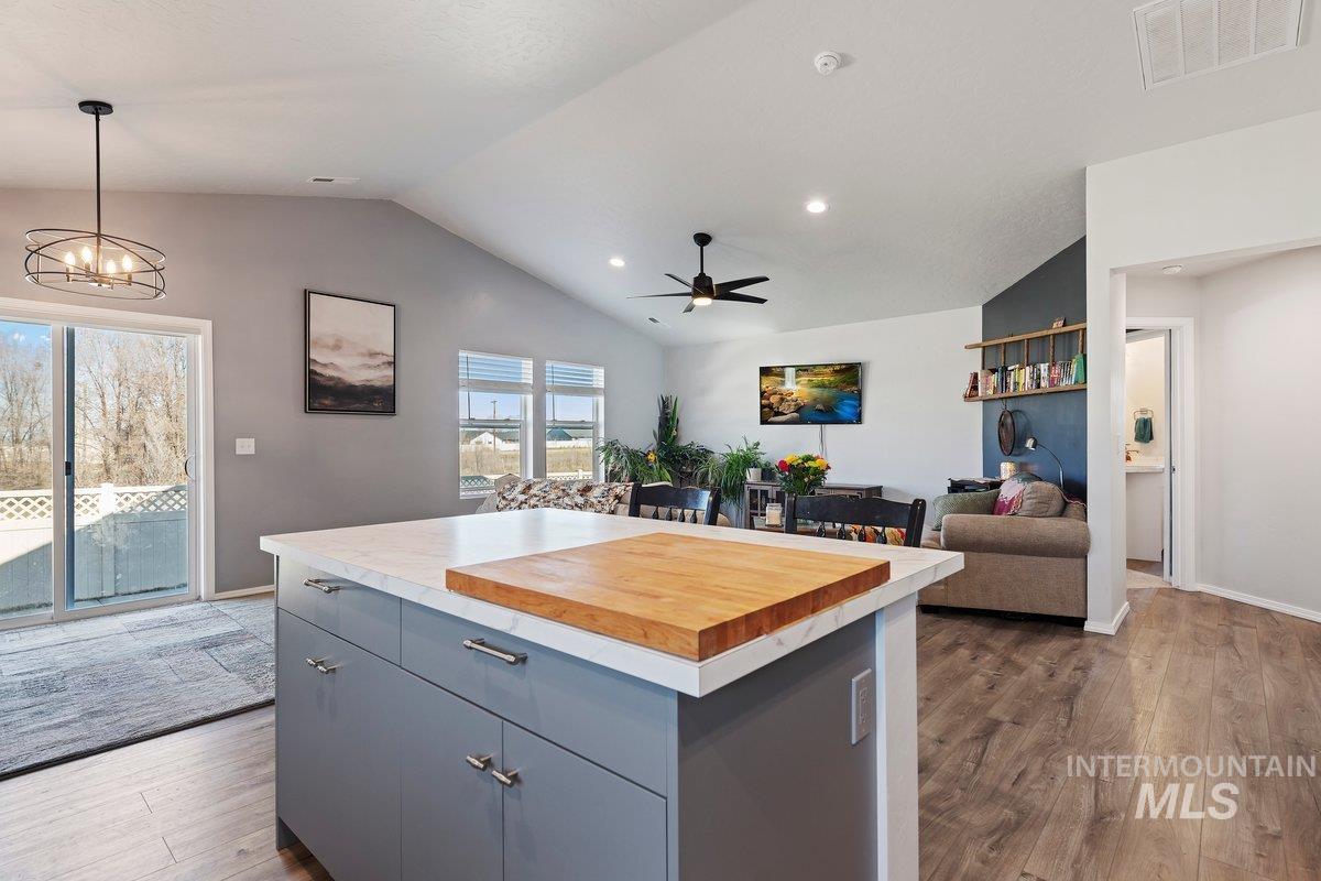 4301 Lamar St, Caldwell, Idaho 83605, 3 Bedrooms, 2 Bathrooms, Residential For Sale, Price $395,000,MLS 98974534