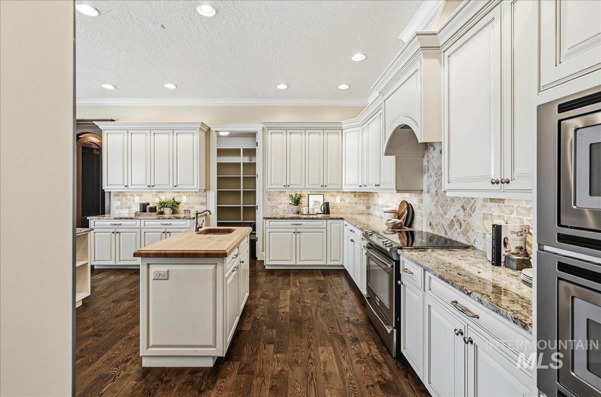 6519 S Raap Ranch Ln, Meridian, Idaho 83642, 5 Bedrooms, 5 Bathrooms, Residential For Sale, Price $2,100,000,MLS 98974535