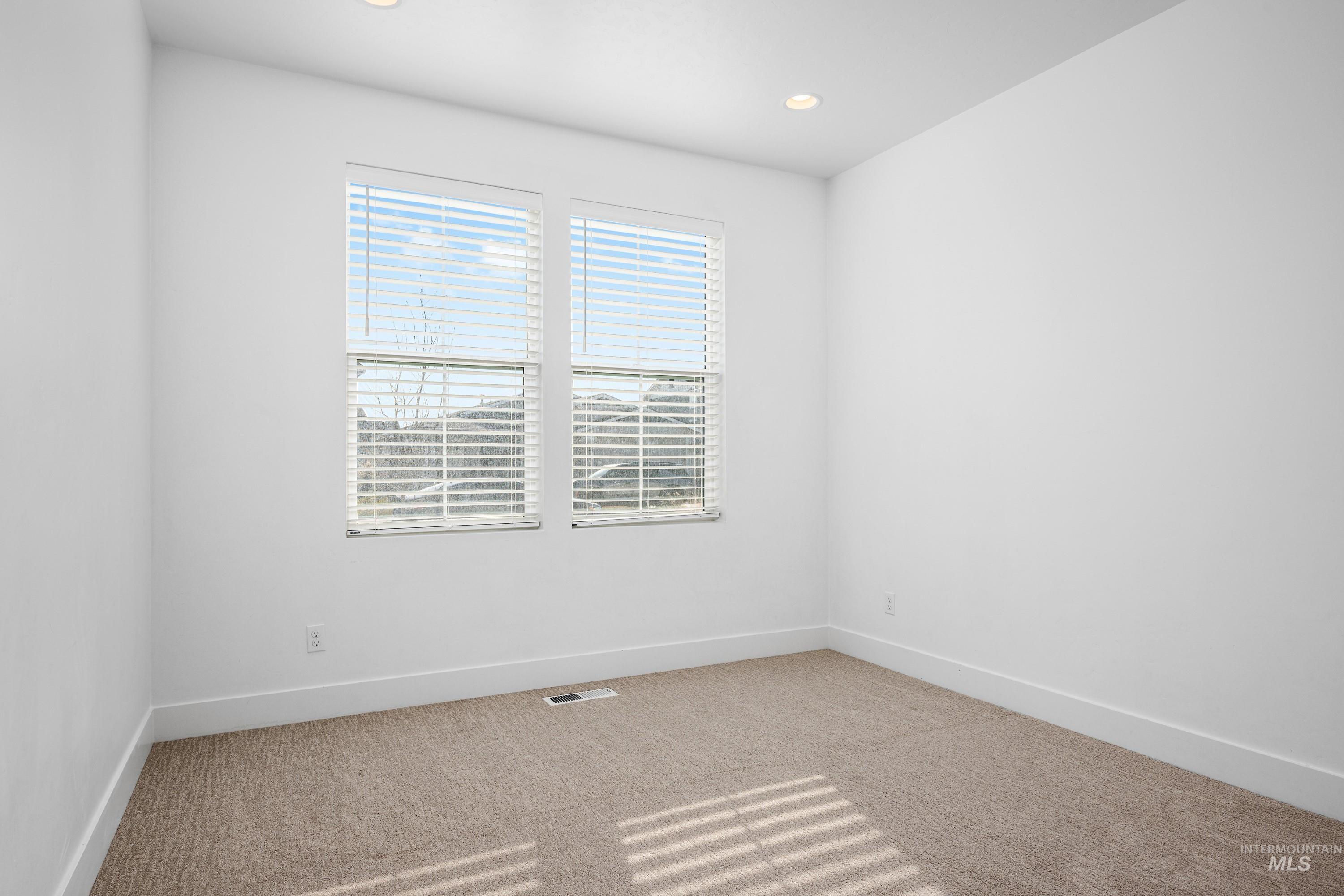 8902 W Bowie Steet, Star, Idaho 83669, 5 Bedrooms, 3.5 Bathrooms, Residential For Sale, Price $659,900,MLS 98974537