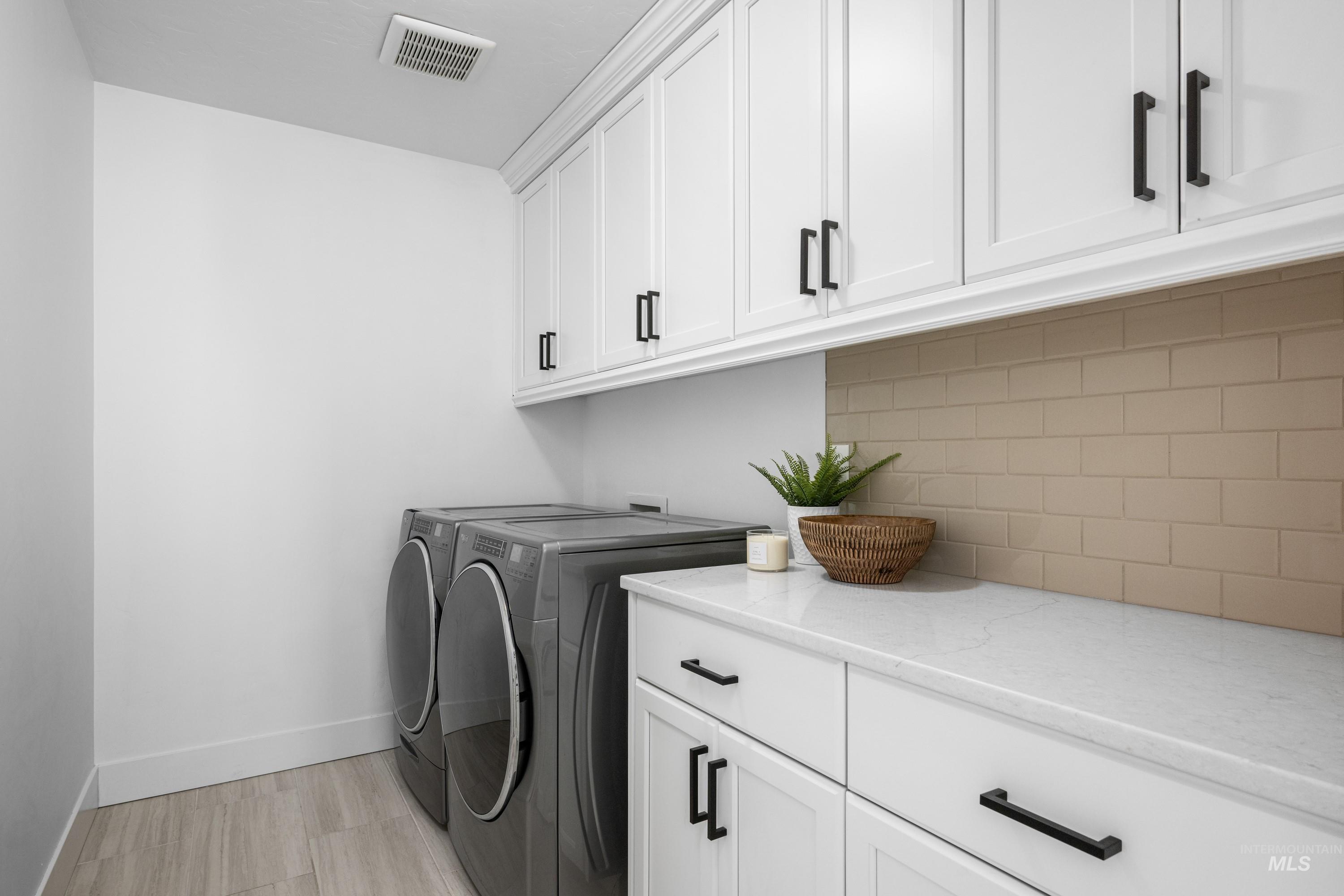 8902 W Bowie Steet, Star, Idaho 83669, 5 Bedrooms, 3.5 Bathrooms, Residential For Sale, Price $659,900,MLS 98974537