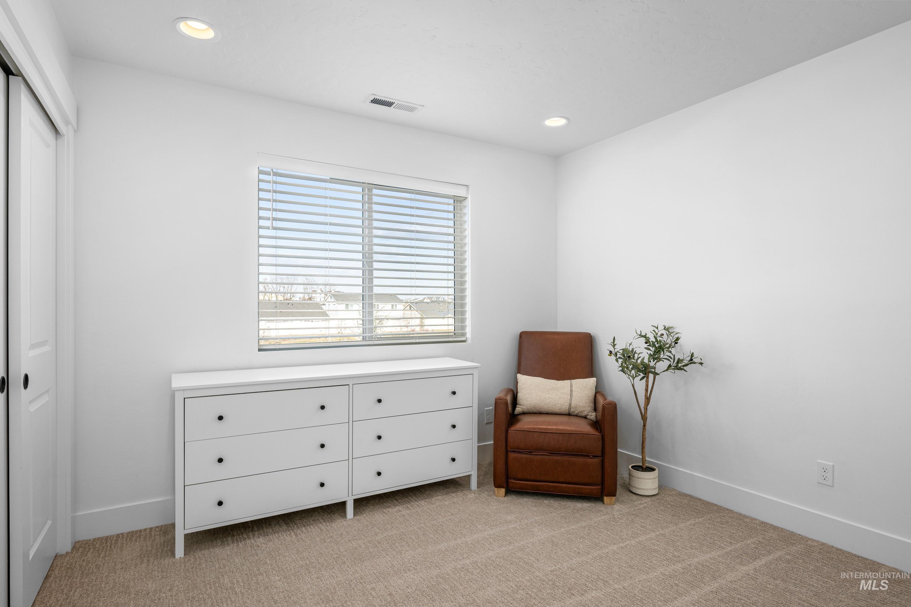 8902 W Bowie Steet, Star, Idaho 83669, 5 Bedrooms, 3.5 Bathrooms, Residential For Sale, Price $659,900,MLS 98974537