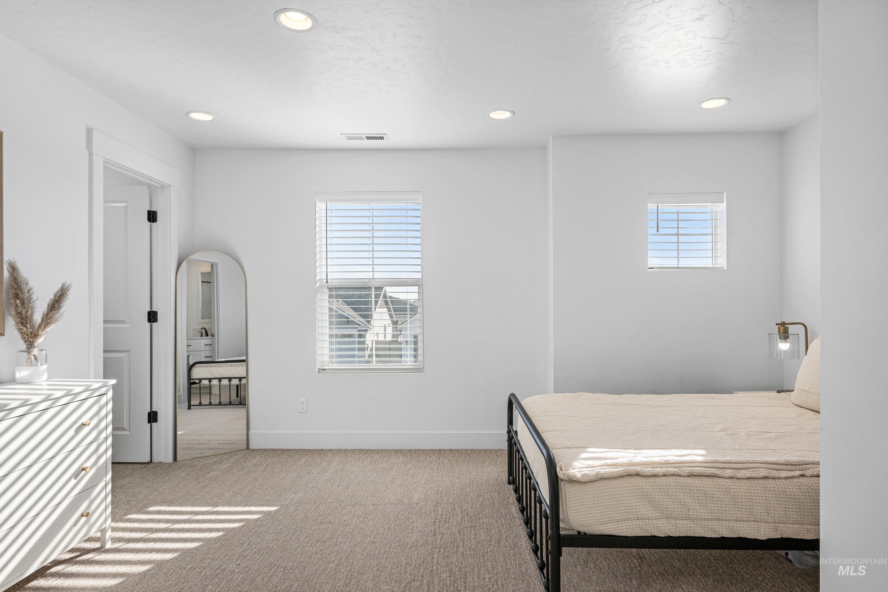 8902 W Bowie Steet, Star, Idaho 83669, 5 Bedrooms, 3.5 Bathrooms, Residential For Sale, Price $659,900,MLS 98974537