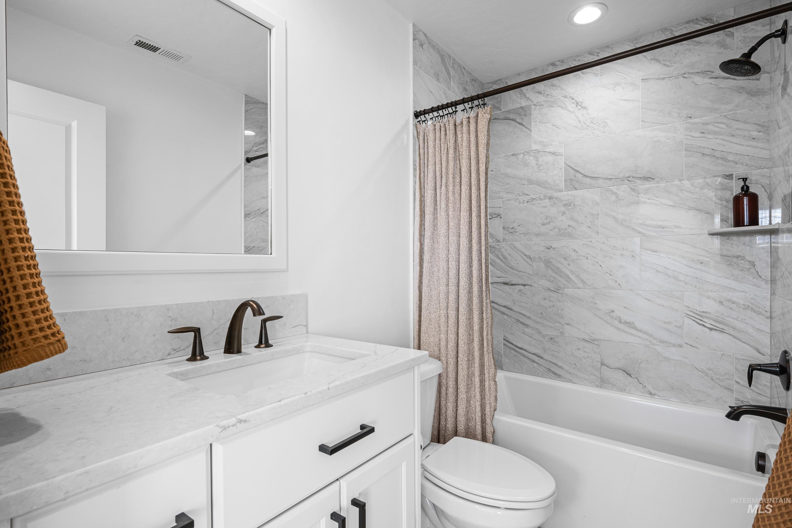 8902 W Bowie Steet, Star, Idaho 83669, 5 Bedrooms, 3.5 Bathrooms, Residential For Sale, Price $659,900,MLS 98974537