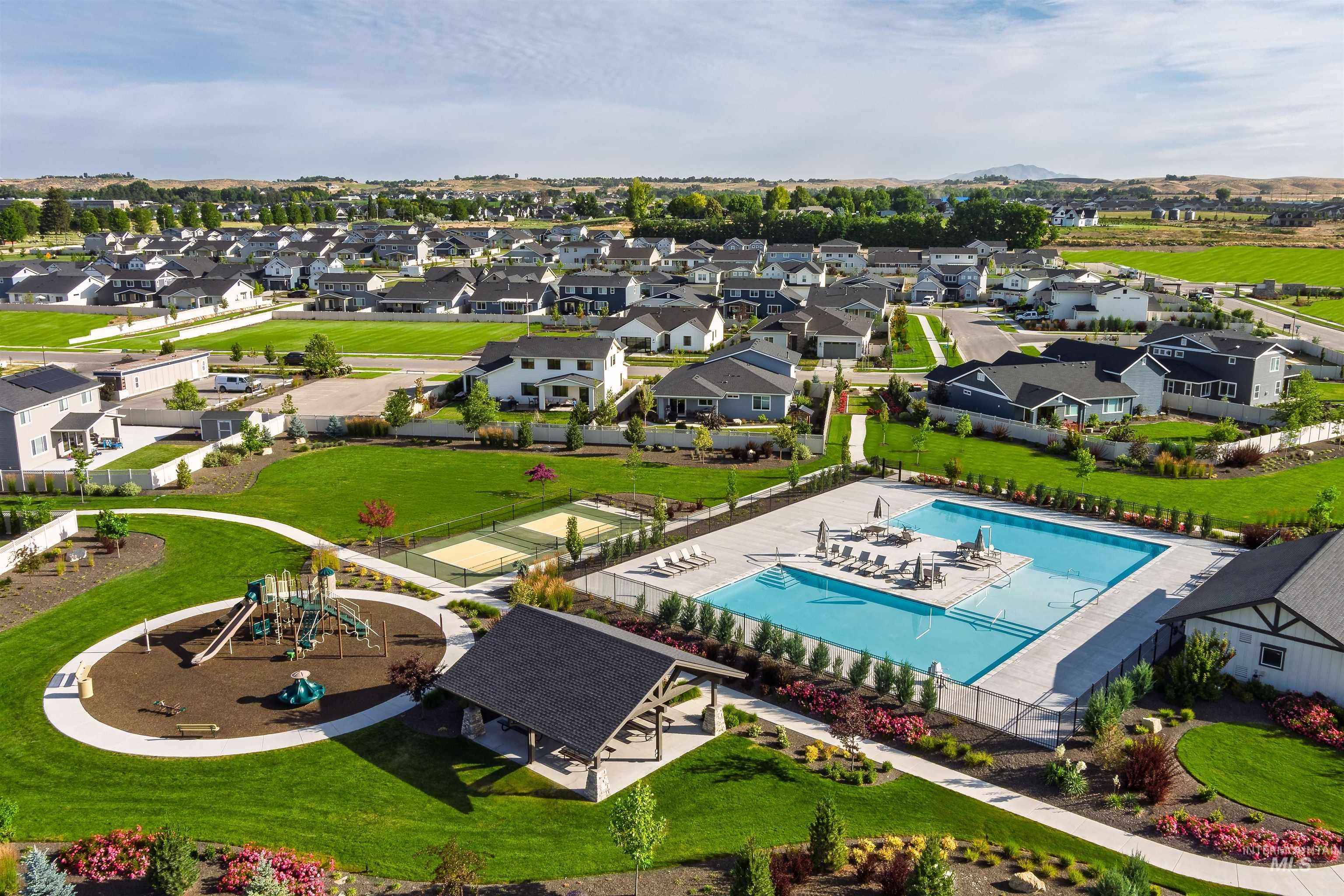 8902 W Bowie Steet, Star, Idaho 83669, 5 Bedrooms, 3.5 Bathrooms, Residential For Sale, Price $659,900,MLS 98974537