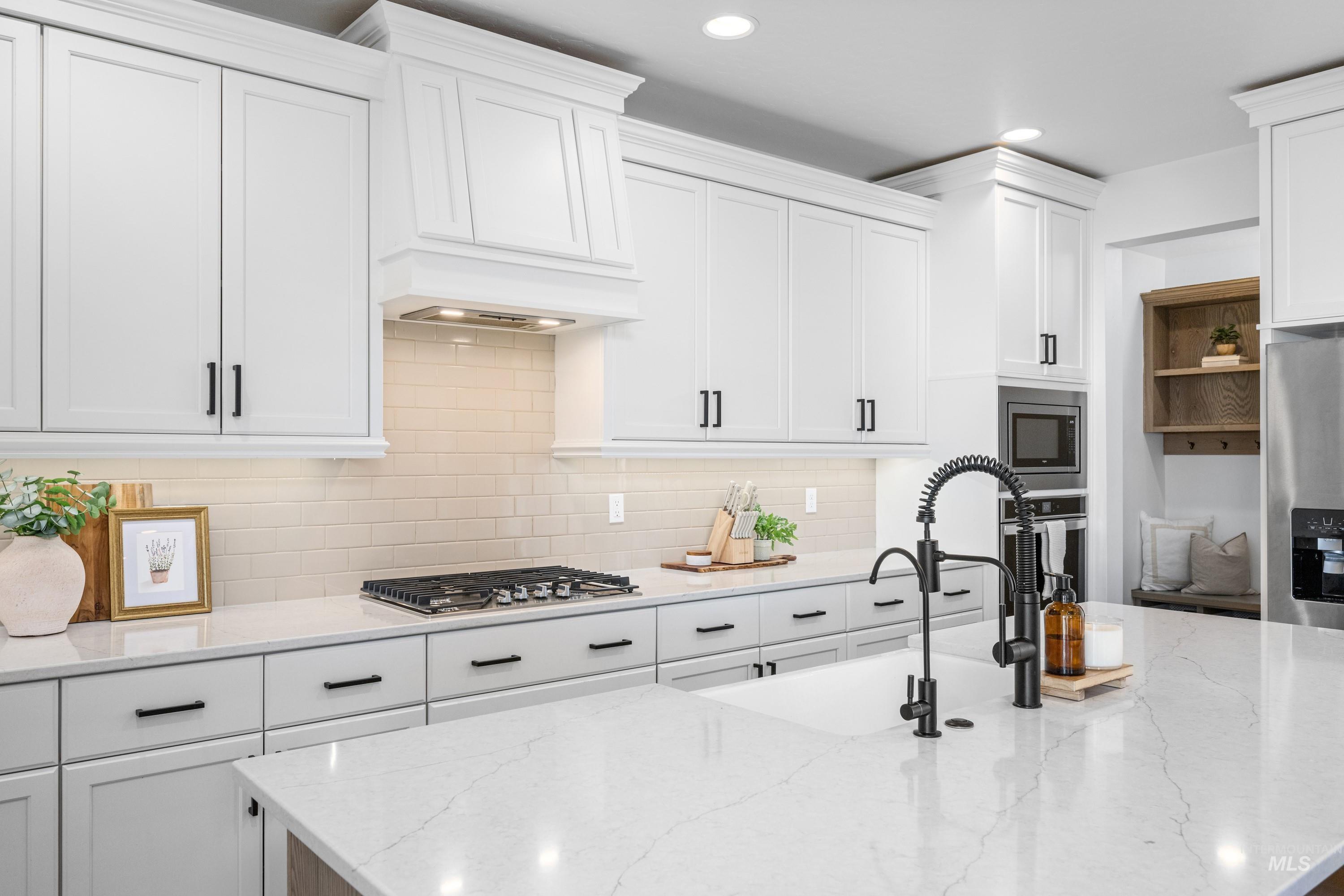 8902 W Bowie Steet, Star, Idaho 83669, 5 Bedrooms, 3.5 Bathrooms, Residential For Sale, Price $659,900,MLS 98974537