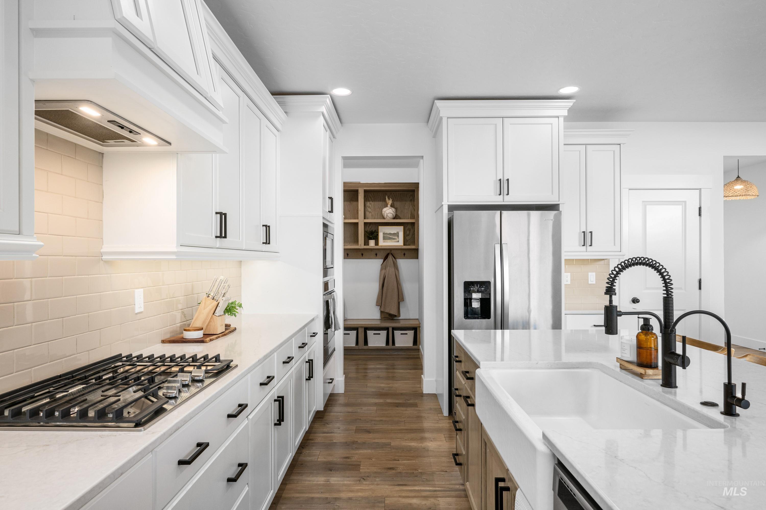 8902 W Bowie Steet, Star, Idaho 83669, 5 Bedrooms, 3.5 Bathrooms, Residential For Sale, Price $659,900,MLS 98974537