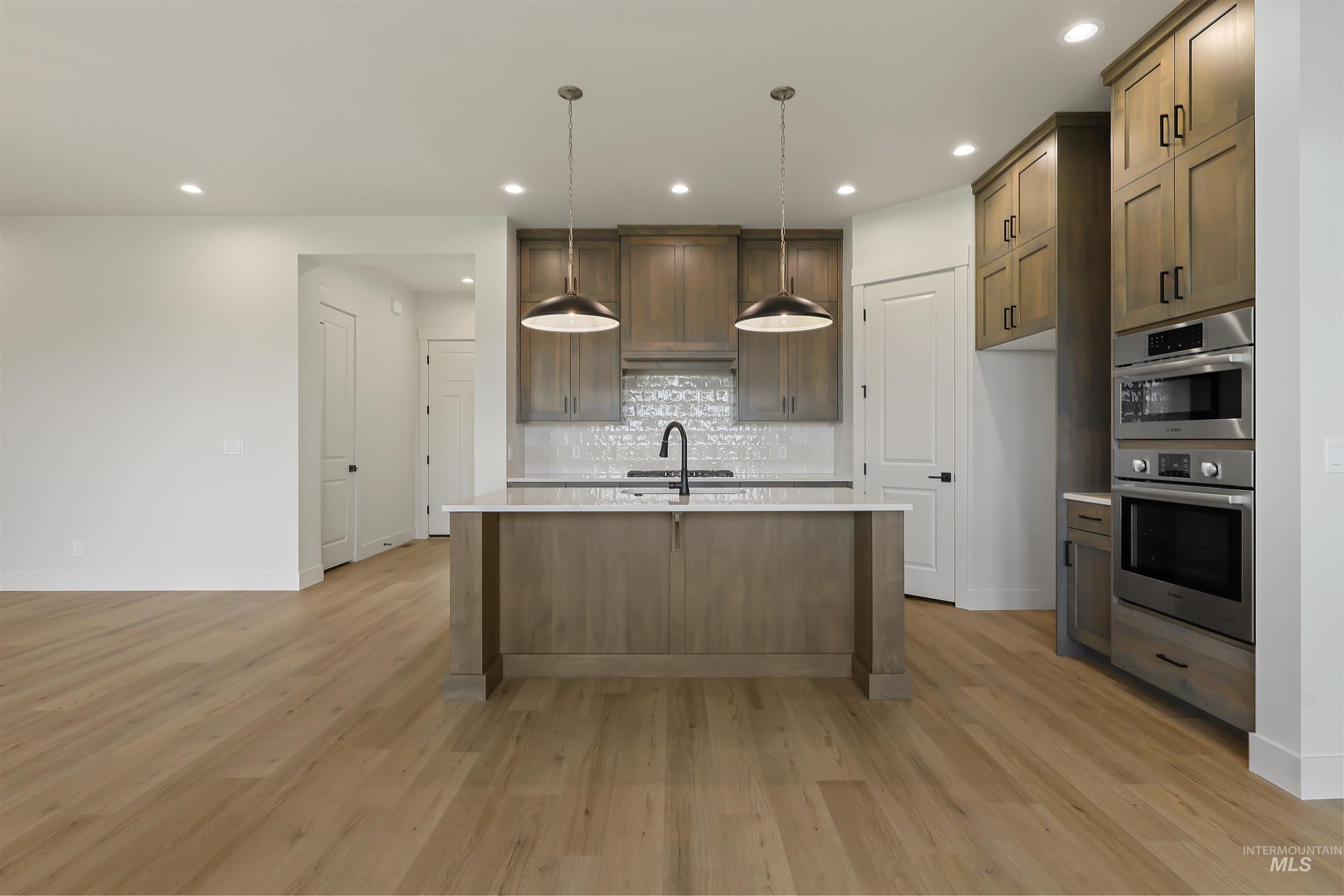 11209 S Corballis Ln., Kuna, Idaho 83634, 3 Bedrooms, 2 Bathrooms, Residential For Sale, Price $649,880, 98974544