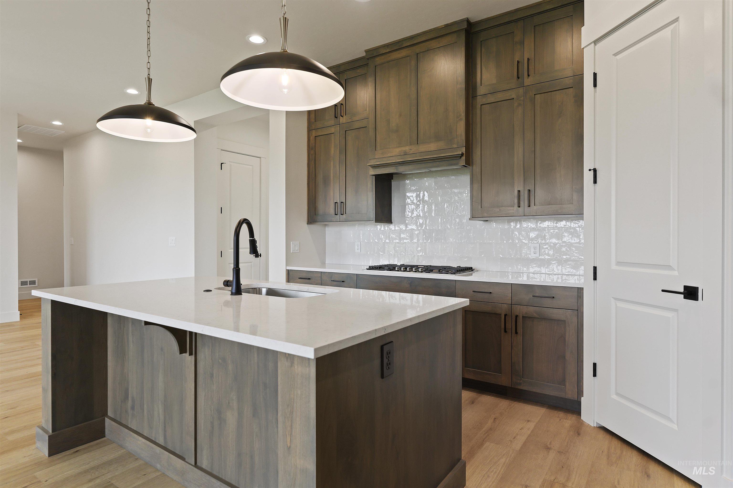 11209 S Corballis Ln., Kuna, Idaho 83634, 3 Bedrooms, 2 Bathrooms, Residential For Sale, Price $649,880, 98974544