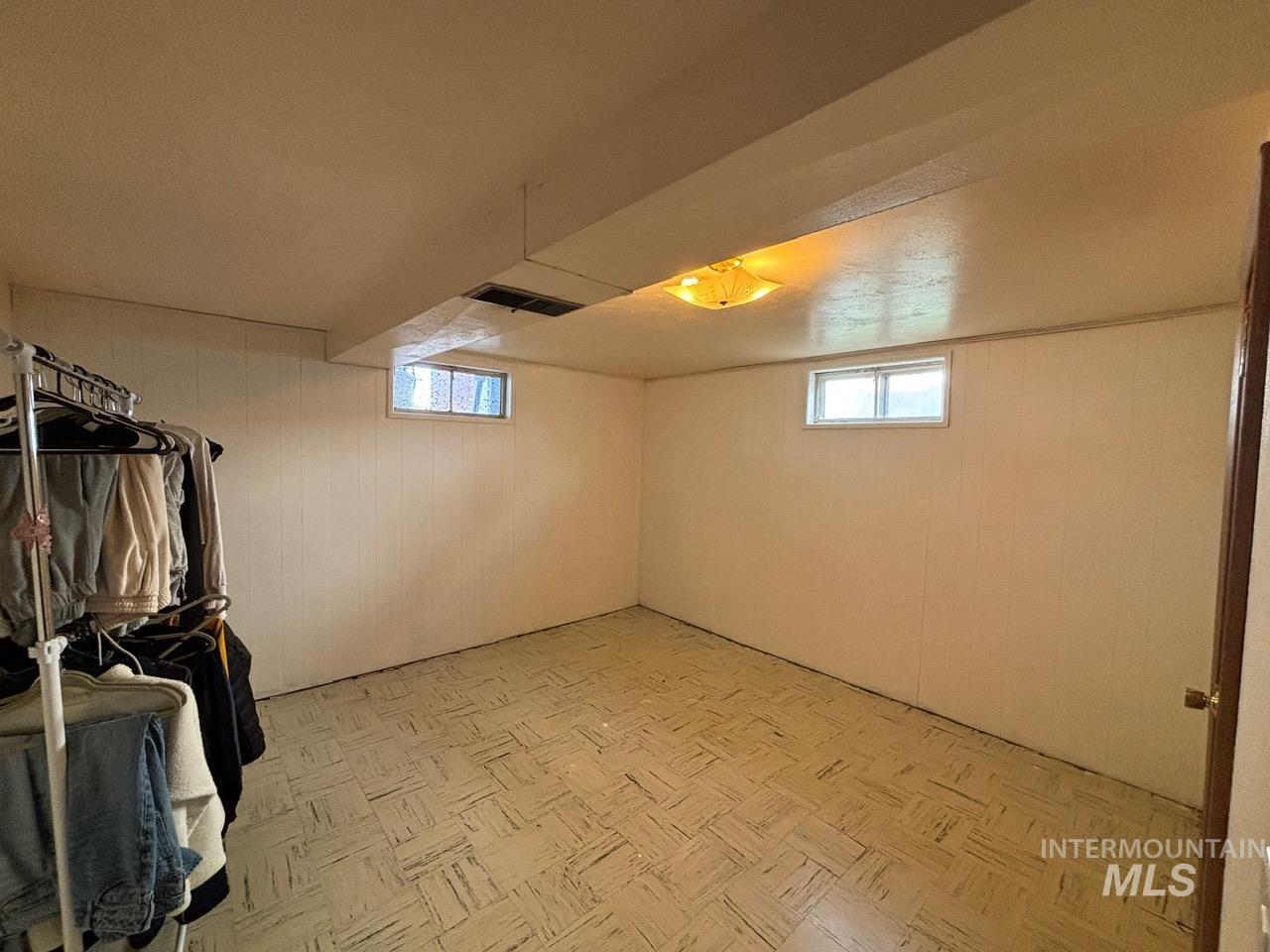 601 Cedar Ave, Lewiston, Idaho 83501, 4 Bedrooms, 2 Bathrooms, Residential For Sale, Price $420,000, 98974545