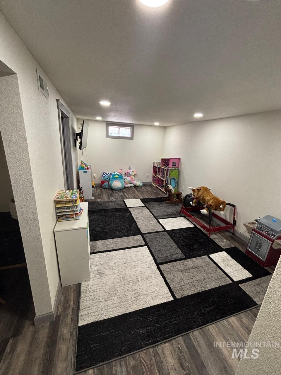 601 Cedar Ave, Lewiston, Idaho 83501, 4 Bedrooms, 2 Bathrooms, Residential For Sale, Price $420,000, 98974545