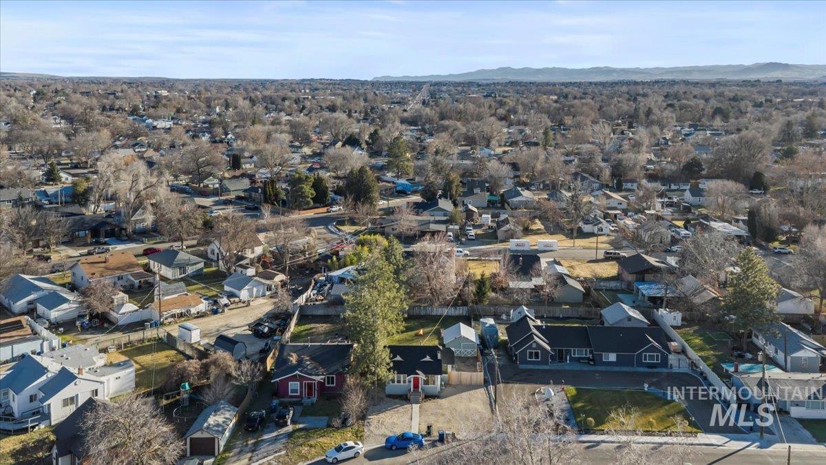 910 7th Avenue S, Nampa, Idaho 83651, 2 Bedrooms, 1 Bathroom, Residential For Sale, Price $315,000, 98974548