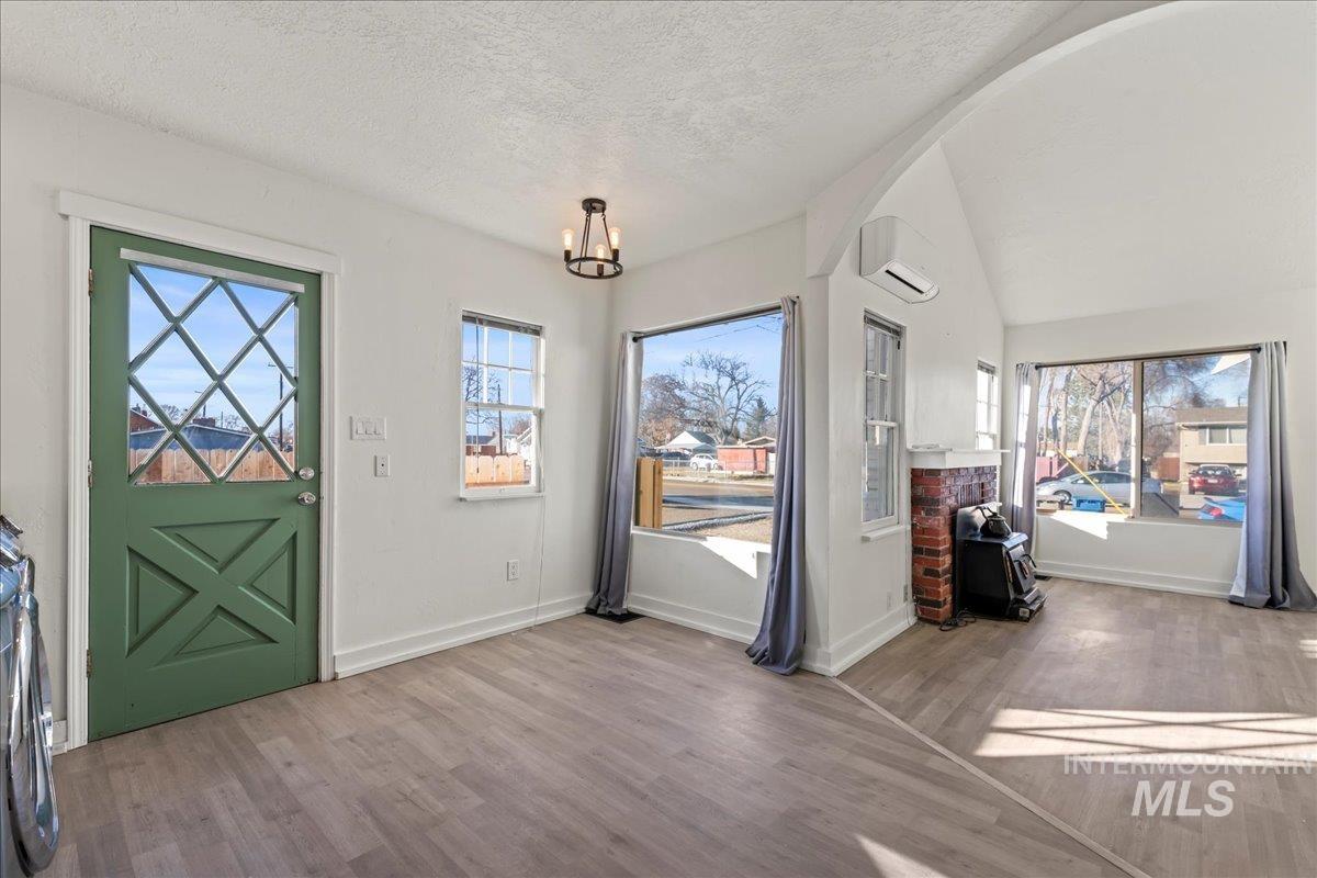 910 7th Avenue S, Nampa, Idaho 83651, 2 Bedrooms, 1 Bathroom, Residential For Sale, Price $315,000,MLS 98974548