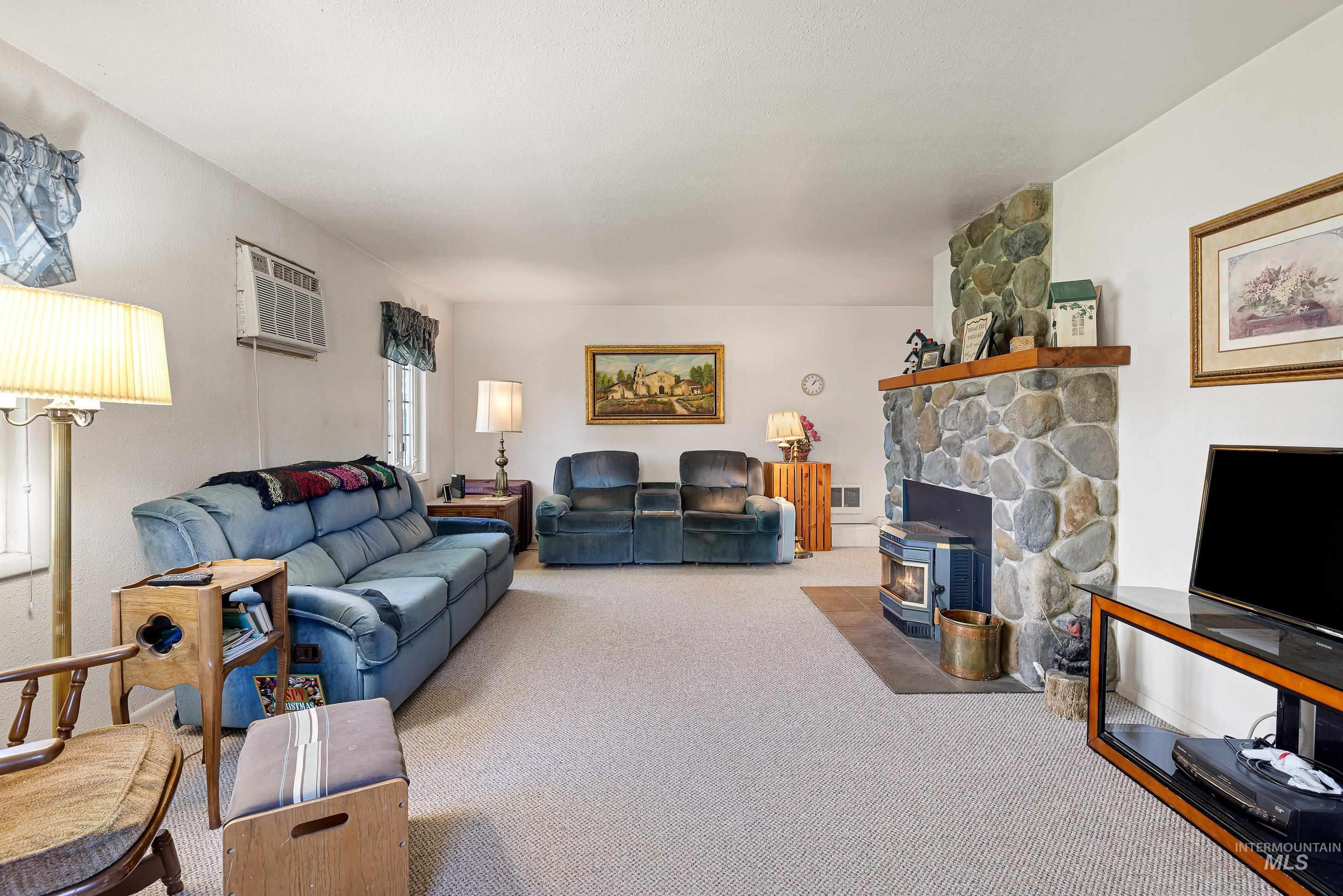 00 Heltons Island, Homedale, Idaho 83628, 1 Bedroom, 1 Bathroom, Residential For Sale, Price $700,000, 98974551