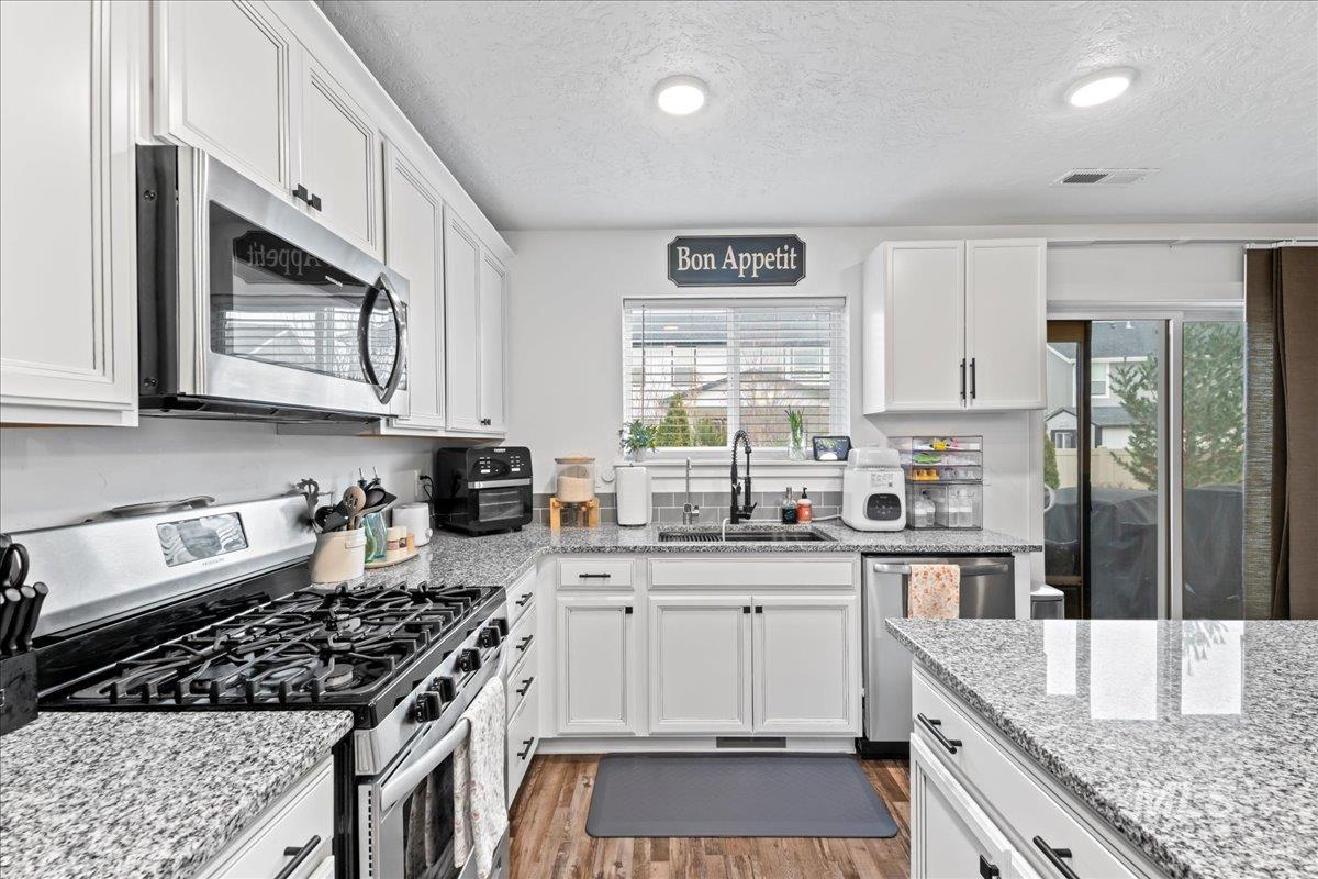 16998 N Cornwallis Way, Nampa, Idaho 83687, 3 Bedrooms, 2 Bathrooms, Residential For Sale, Price $410,000, 98974552