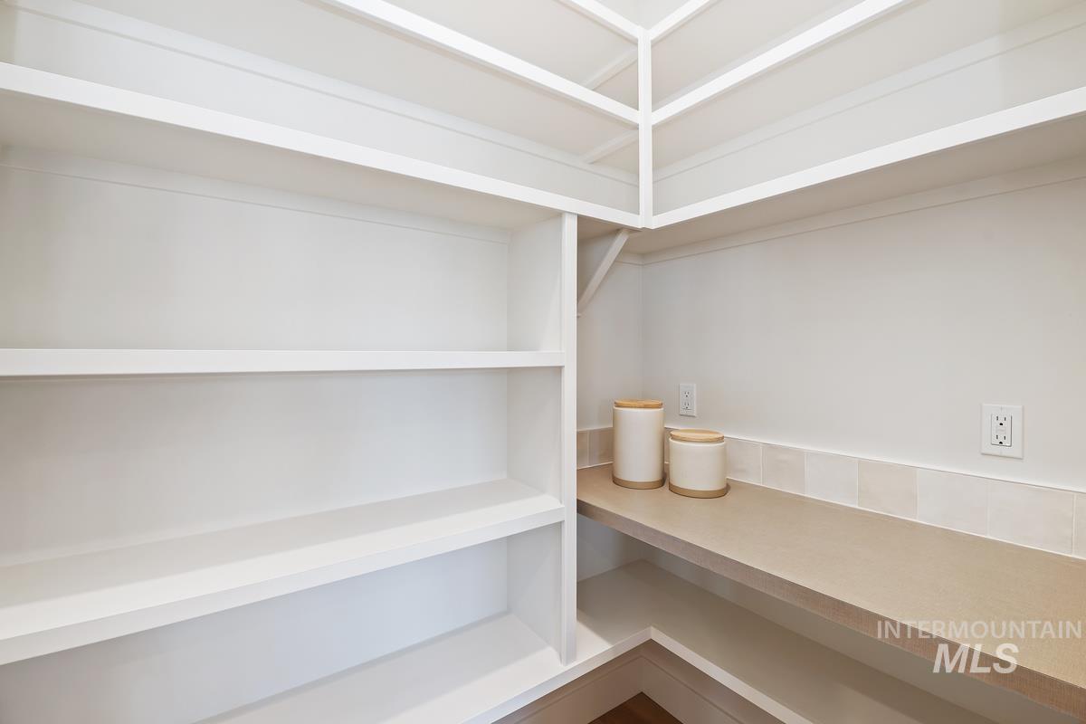 7168 E Chicken Hawk Loop, Nampa, Idaho 83686, 3 Bedrooms, 2.5 Bathrooms, Residential For Sale, Price $819,900,MLS 98974554