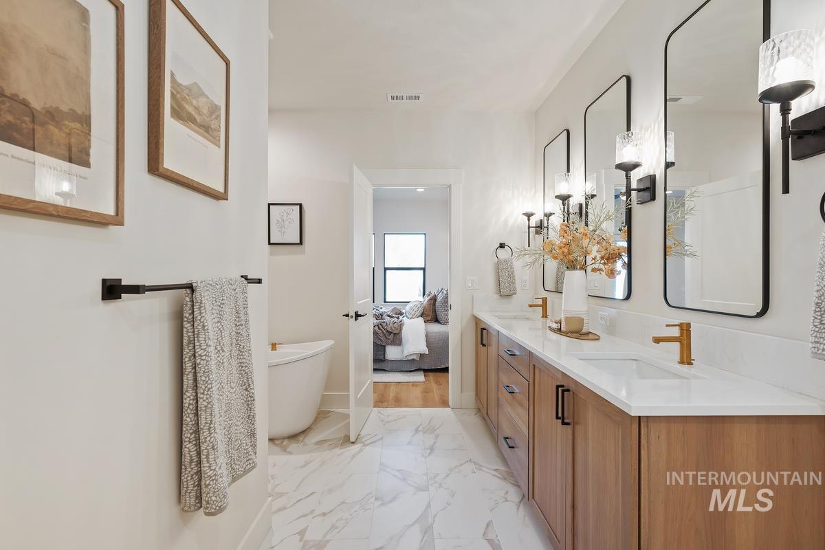 7168 E Chicken Hawk Loop, Nampa, Idaho 83686, 3 Bedrooms, 2.5 Bathrooms, Residential For Sale, Price $799,900,MLS 98974554