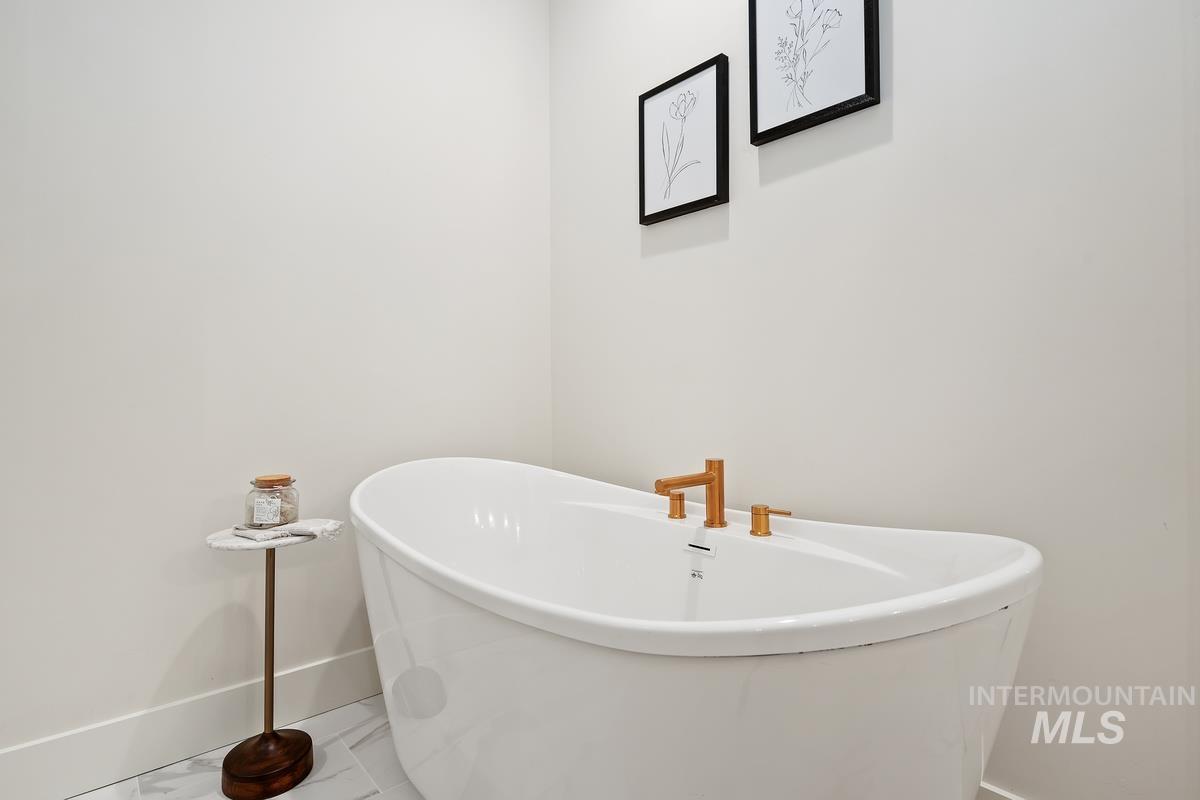 7168 E Chicken Hawk Loop, Nampa, Idaho 83686, 3 Bedrooms, 2.5 Bathrooms, Residential For Sale, Price $799,900,MLS 98974554