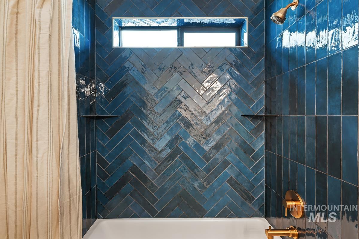 7168 E Chicken Hawk Loop, Nampa, Idaho 83686, 3 Bedrooms, 2.5 Bathrooms, Residential For Sale, Price $799,900,MLS 98974554