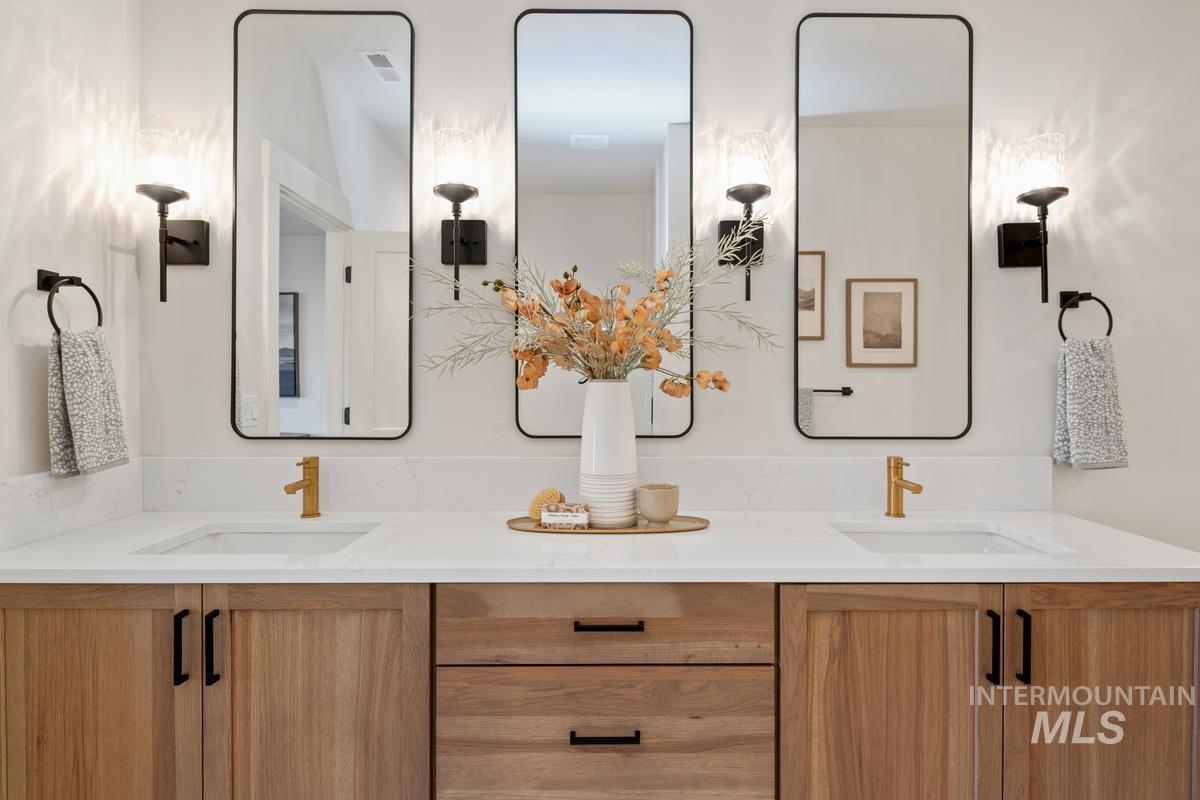 7168 E Chicken Hawk Loop, Nampa, Idaho 83686, 3 Bedrooms, 2.5 Bathrooms, Residential For Sale, Price $819,900,MLS 98974554