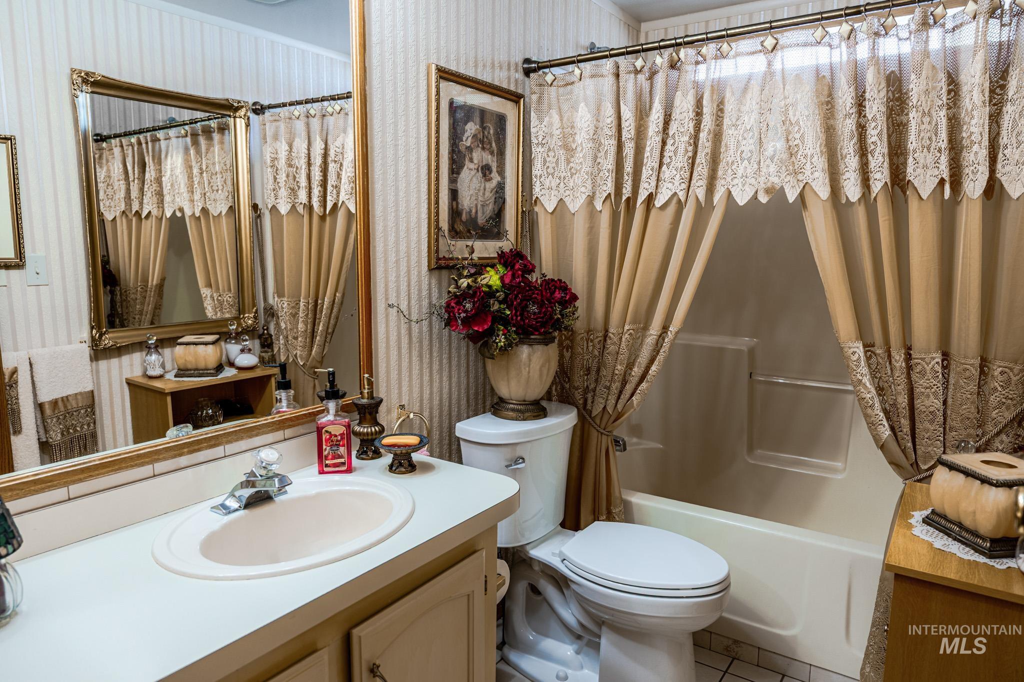 2701 N Alder Dr, Fruitland, Idaho 83619-0000, 2 Bedrooms, 2 Bathrooms, Residential For Sale, Price $149,999,MLS 98974562