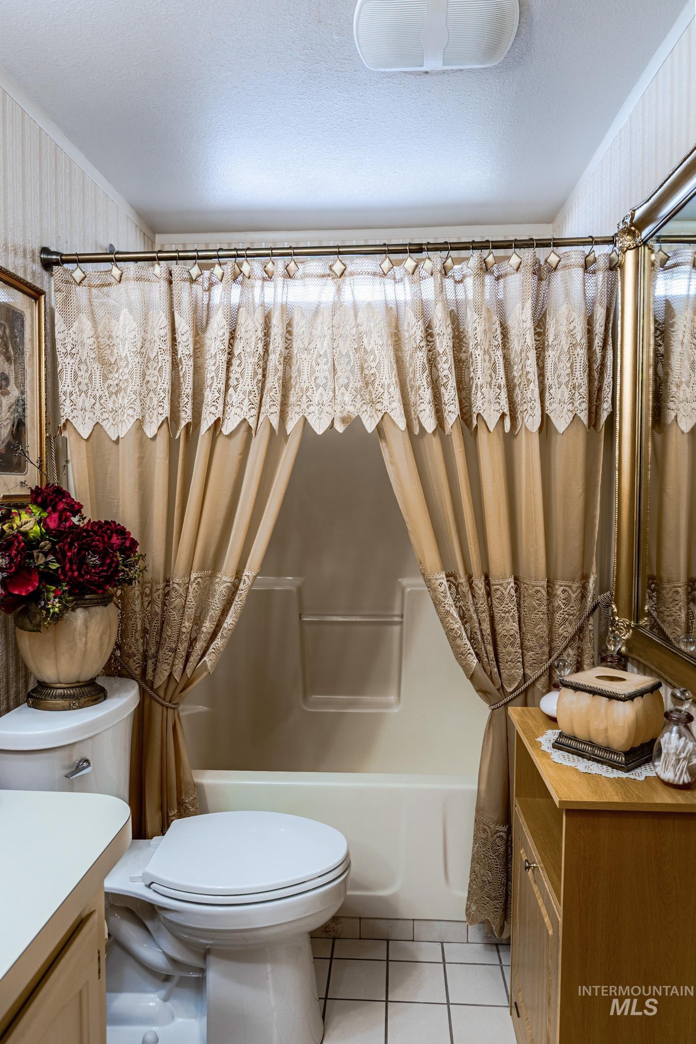 2701 N Alder Dr, Fruitland, Idaho 83619-0000, 2 Bedrooms, 2 Bathrooms, Residential For Sale, Price $149,999,MLS 98974562