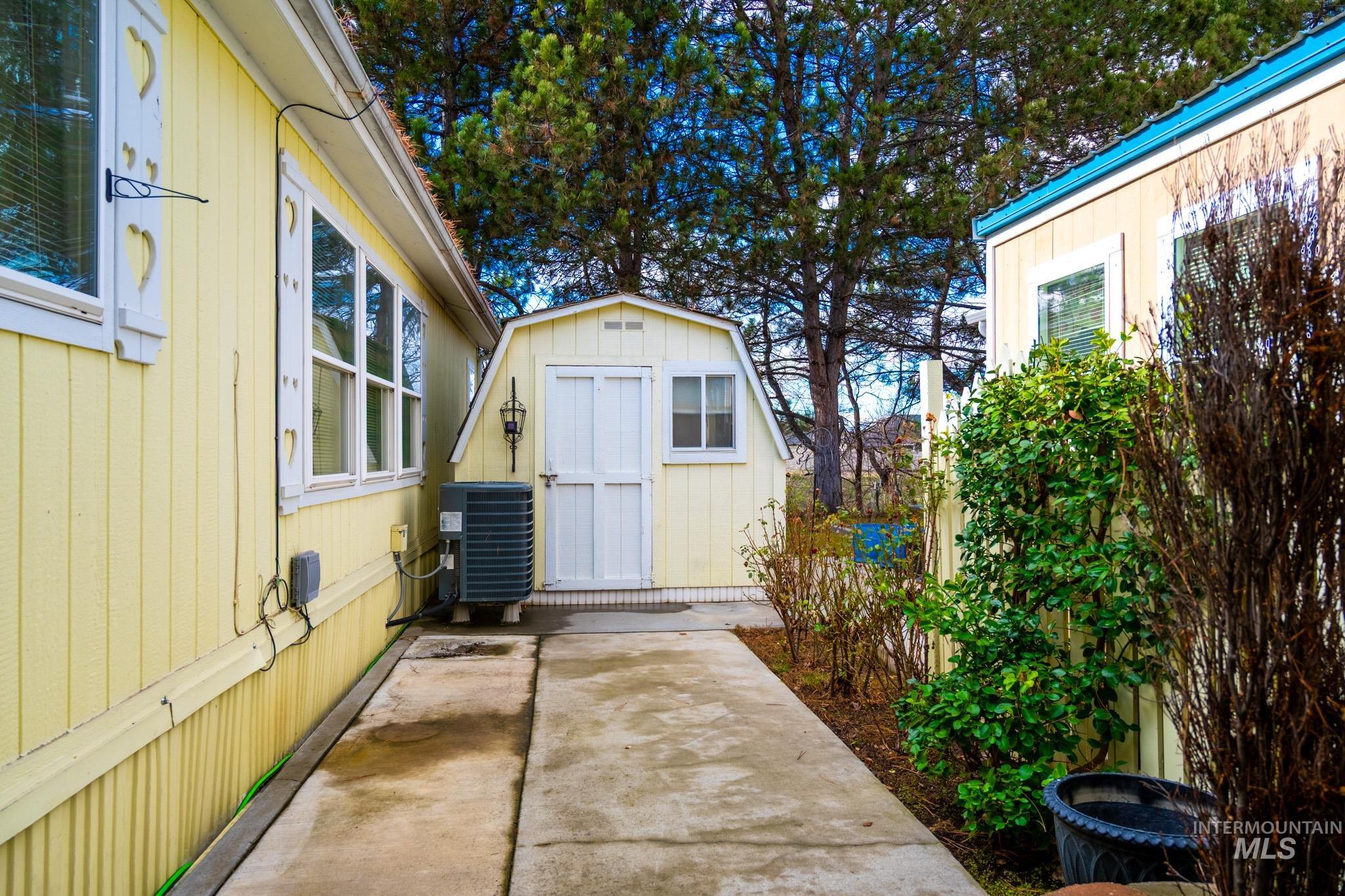 2701 N Alder Dr, Fruitland, Idaho 83619-0000, 2 Bedrooms, 2 Bathrooms, Residential For Sale, Price $149,999,MLS 98974562