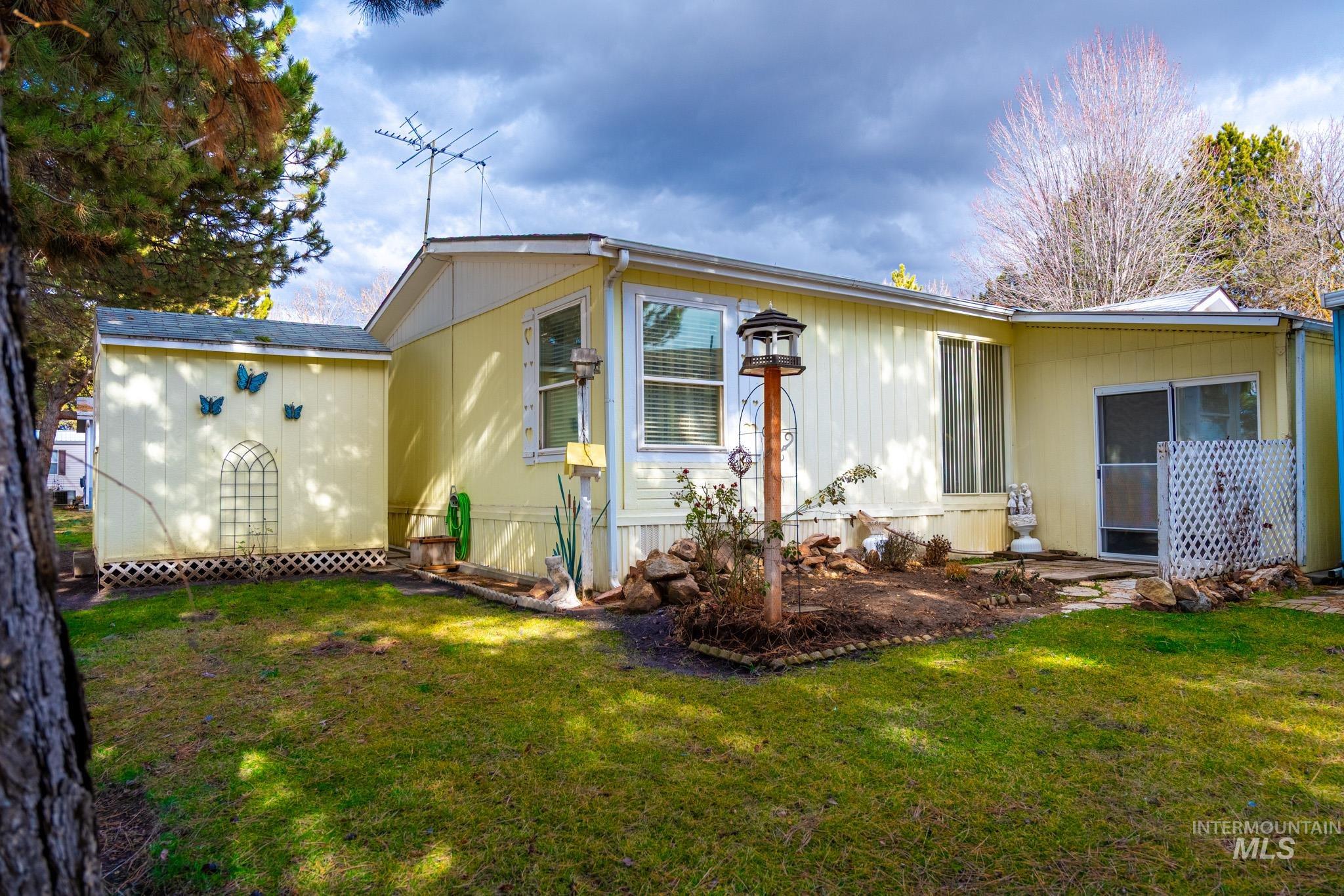 2701 N Alder Dr, Fruitland, Idaho 83619-0000, 2 Bedrooms, 2 Bathrooms, Residential For Sale, Price $149,999,MLS 98974562