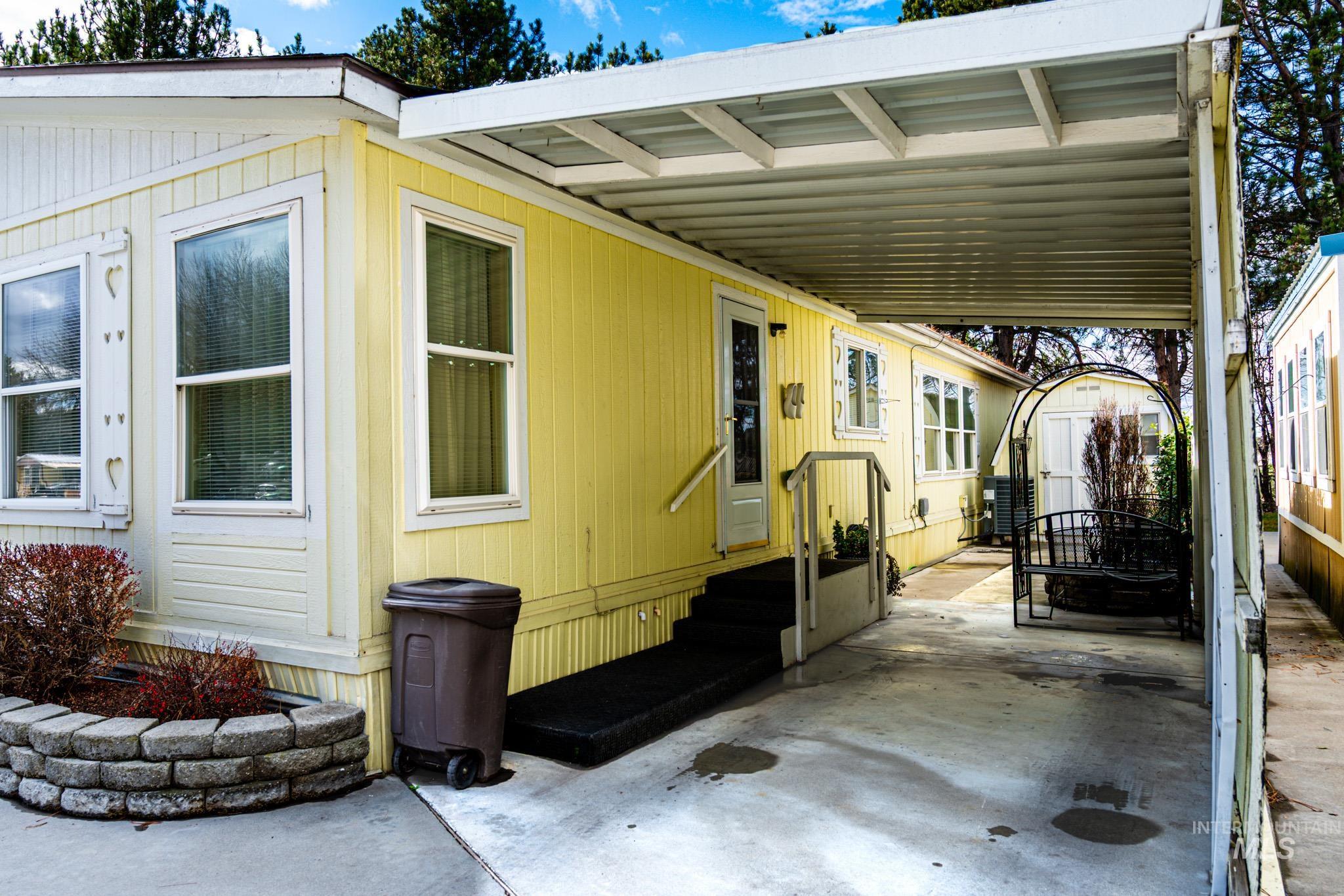 2701 N Alder Dr, Fruitland, Idaho 83619-0000, 2 Bedrooms, 2 Bathrooms, Residential For Sale, Price $149,999,MLS 98974562