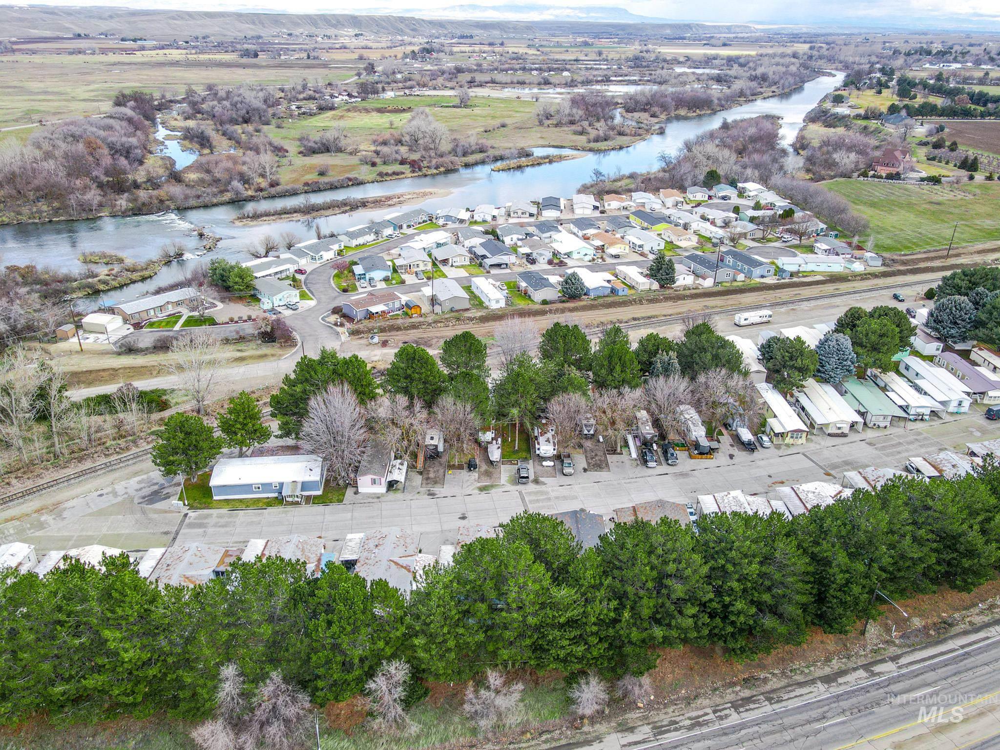 2701 N Alder Dr, Fruitland, Idaho 83619-0000, 2 Bedrooms, 2 Bathrooms, Residential For Sale, Price $149,999,MLS 98974562