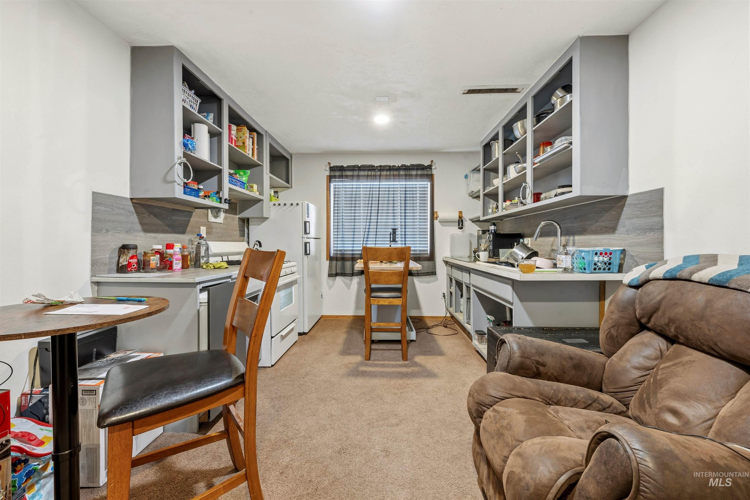 1071 Valley Court, Middleton, Idaho 83644, 3 Bedrooms, 2 Bathrooms, Residential For Sale, Price $325,000,MLS 98974563