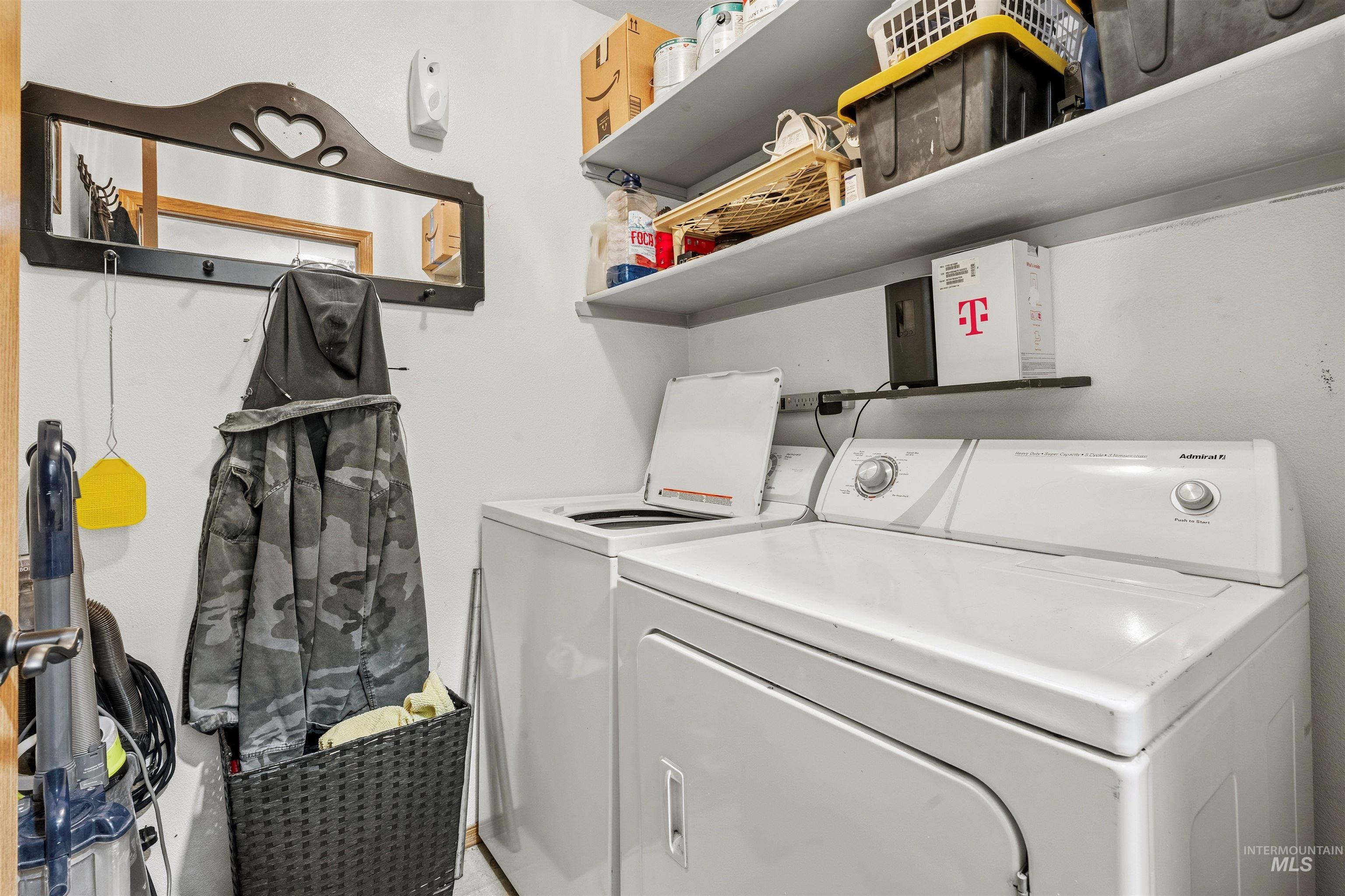 1071 Valley Court, Middleton, Idaho 83644, 3 Bedrooms, 2 Bathrooms, Residential For Sale, Price $325,000,MLS 98974563