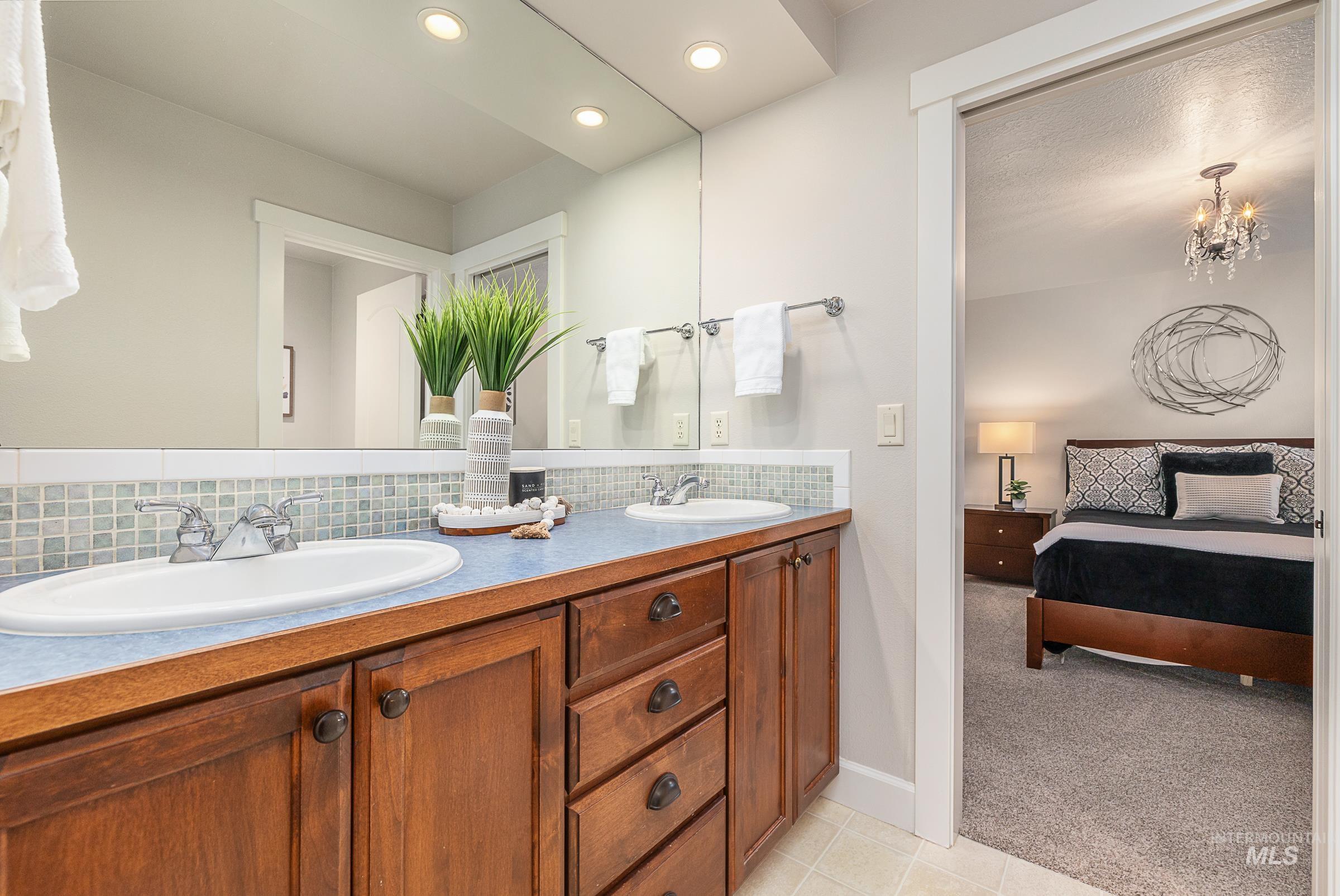 1536 E Daylesford Dr, Eagle, Idaho 83616, 5 Bedrooms, 4 Bathrooms, Residential For Sale, Price $1,100,000,MLS 98974566