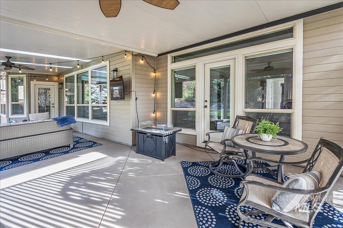 1536 E Daylesford Dr, Eagle, Idaho 83616, 5 Bedrooms, 4 Bathrooms, Residential For Sale, Price $1,100,000,MLS 98974566