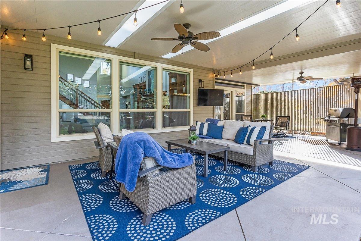 1536 E Daylesford Dr, Eagle, Idaho 83616, 5 Bedrooms, 4 Bathrooms, Residential For Sale, Price $1,100,000,MLS 98974566