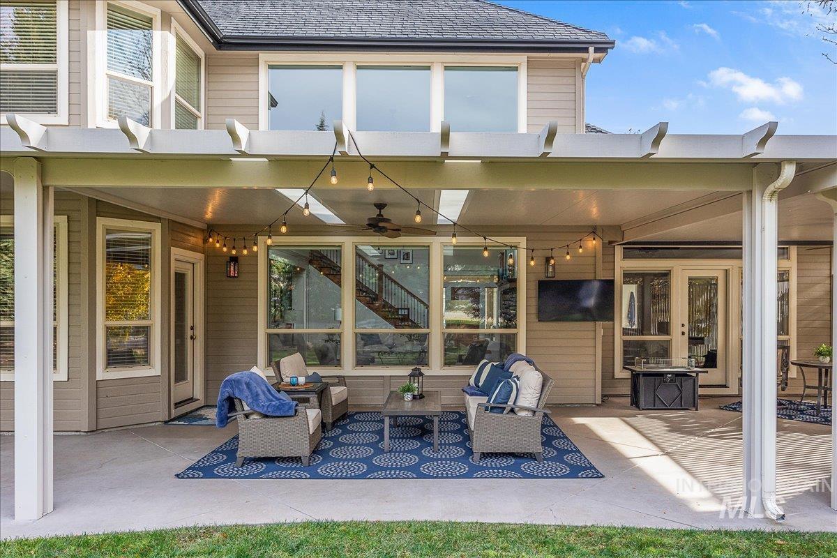 1536 E Daylesford Dr, Eagle, Idaho 83616, 5 Bedrooms, 4 Bathrooms, Residential For Sale, Price $1,100,000,MLS 98974566