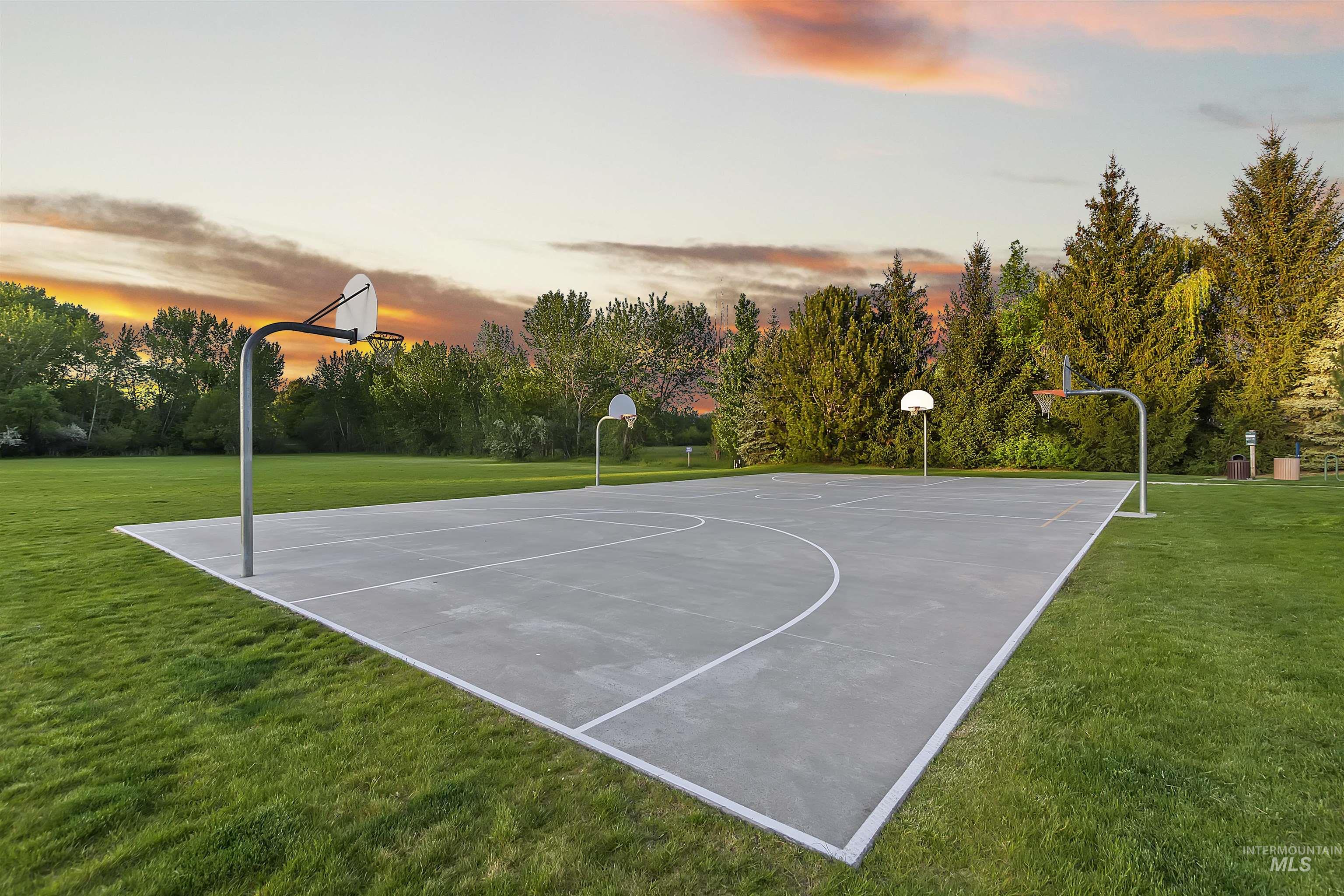 1536 E Daylesford Dr, Eagle, Idaho 83616, 5 Bedrooms, 4 Bathrooms, Residential For Sale, Price $1,100,000,MLS 98974566