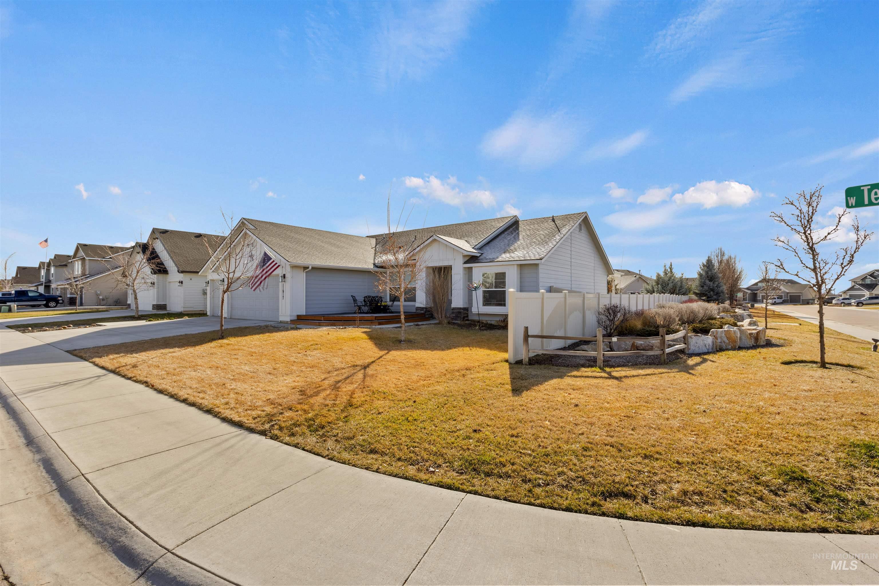 11917 W Teratai, Star, Idaho 83669, 4 Bedrooms, 2 Bathrooms, Residential For Sale, Price $440,000, 98974567