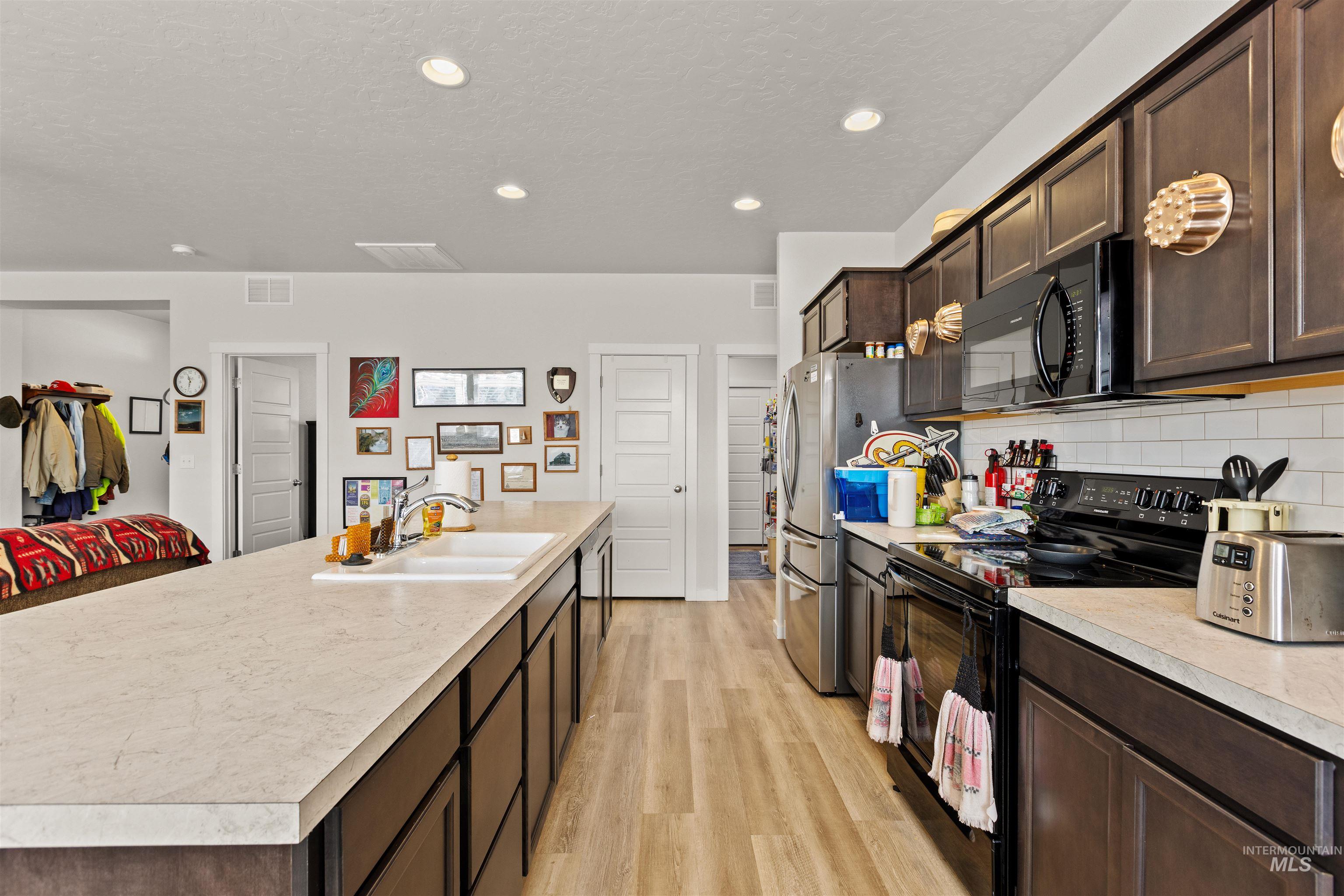 11917 W Teratai, Star, Idaho 83669, 4 Bedrooms, 2 Bathrooms, Residential For Sale, Price $440,000, 98974567