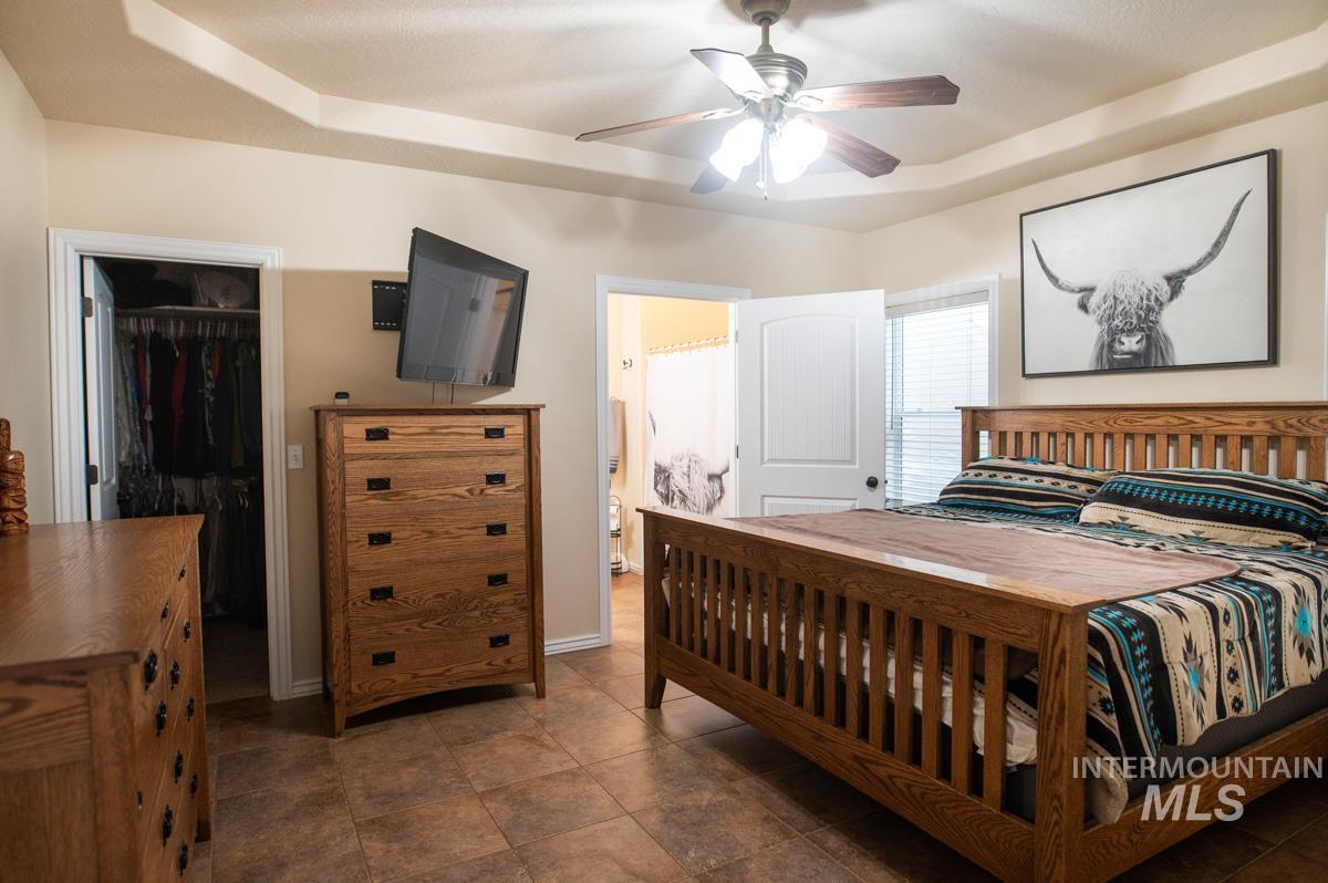 2061 Uehlin Dr, Payette, Idaho 83661, 3 Bedrooms, 2.5 Bathrooms, Residential For Sale, Price $425,000, 98974569