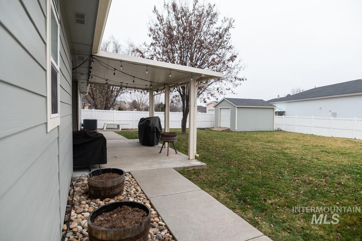 2061 Uehlin Dr, Payette, Idaho 83661, 3 Bedrooms, 2.5 Bathrooms, Residential For Sale, Price $425,000, 98974569