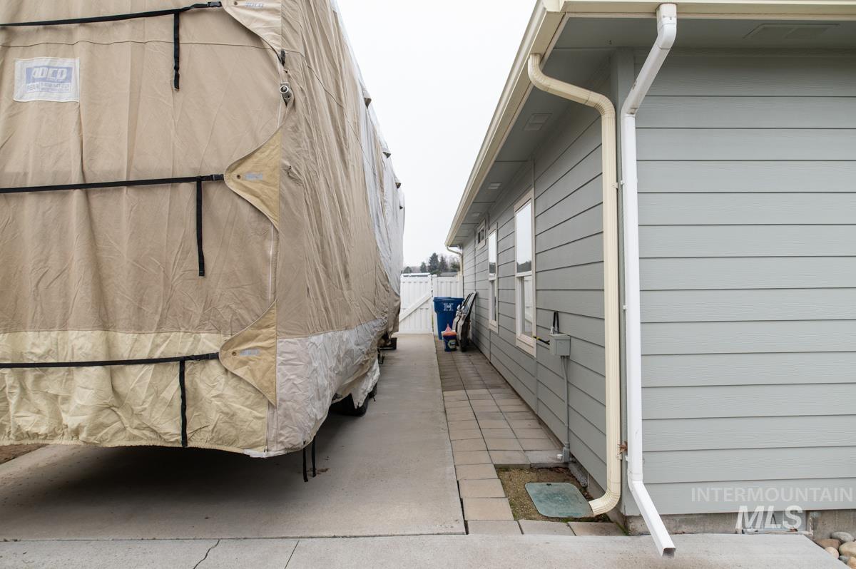 2061 Uehlin Dr, Payette, Idaho 83661, 3 Bedrooms, 2.5 Bathrooms, Residential For Sale, Price $425,000, 98974569