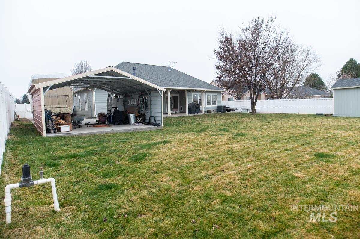 2061 Uehlin Dr, Payette, Idaho 83661, 3 Bedrooms, 2.5 Bathrooms, Residential For Sale, Price $425,000, 98974569